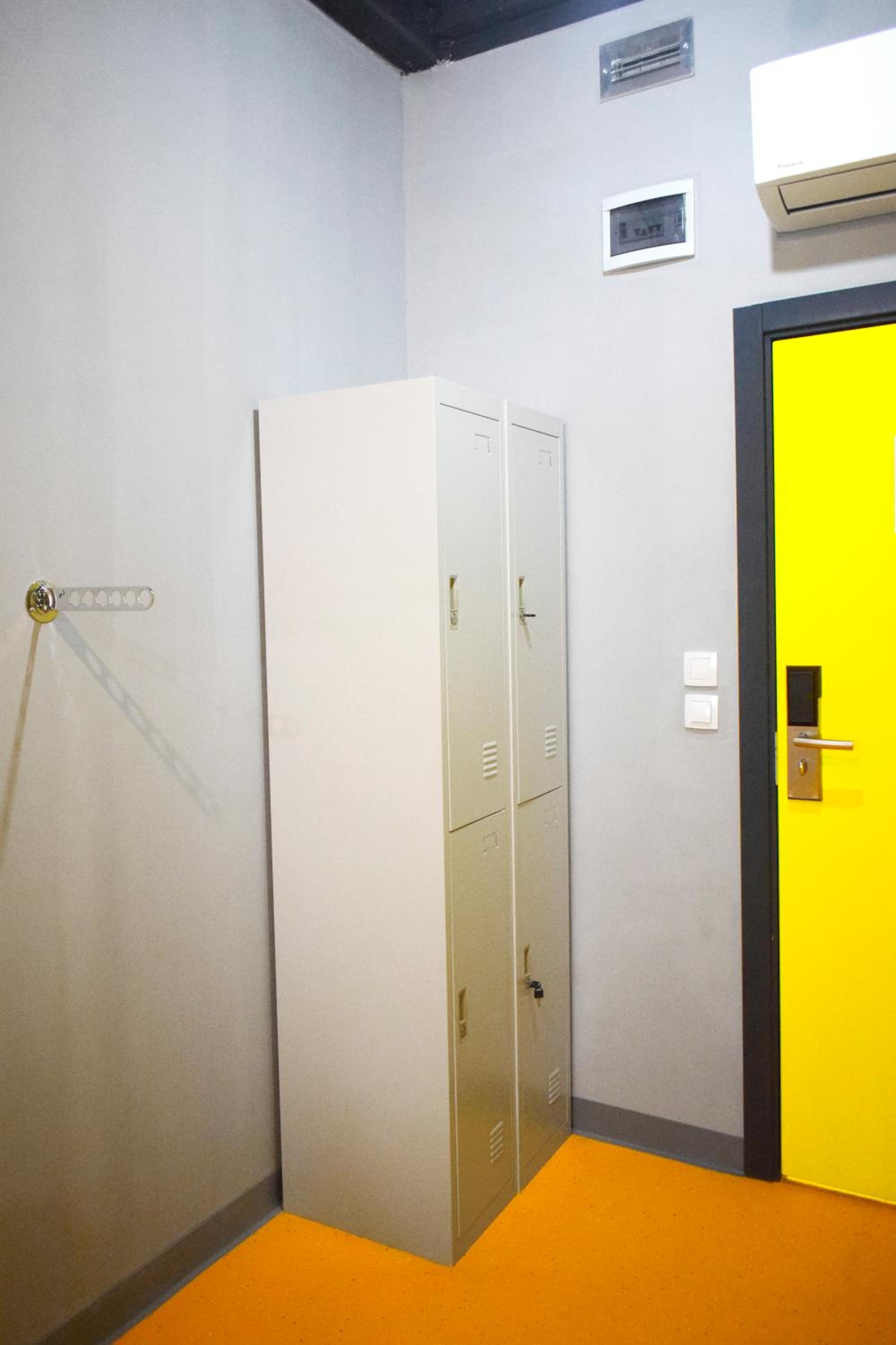 Green Cube Capsule Hostel