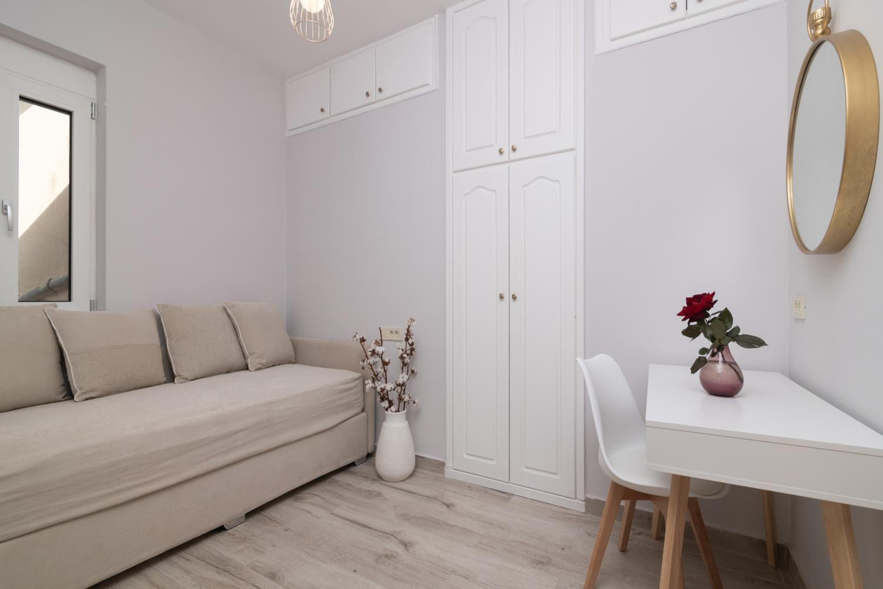 Andriana's 2-Bedroom countryside retreat photo 4