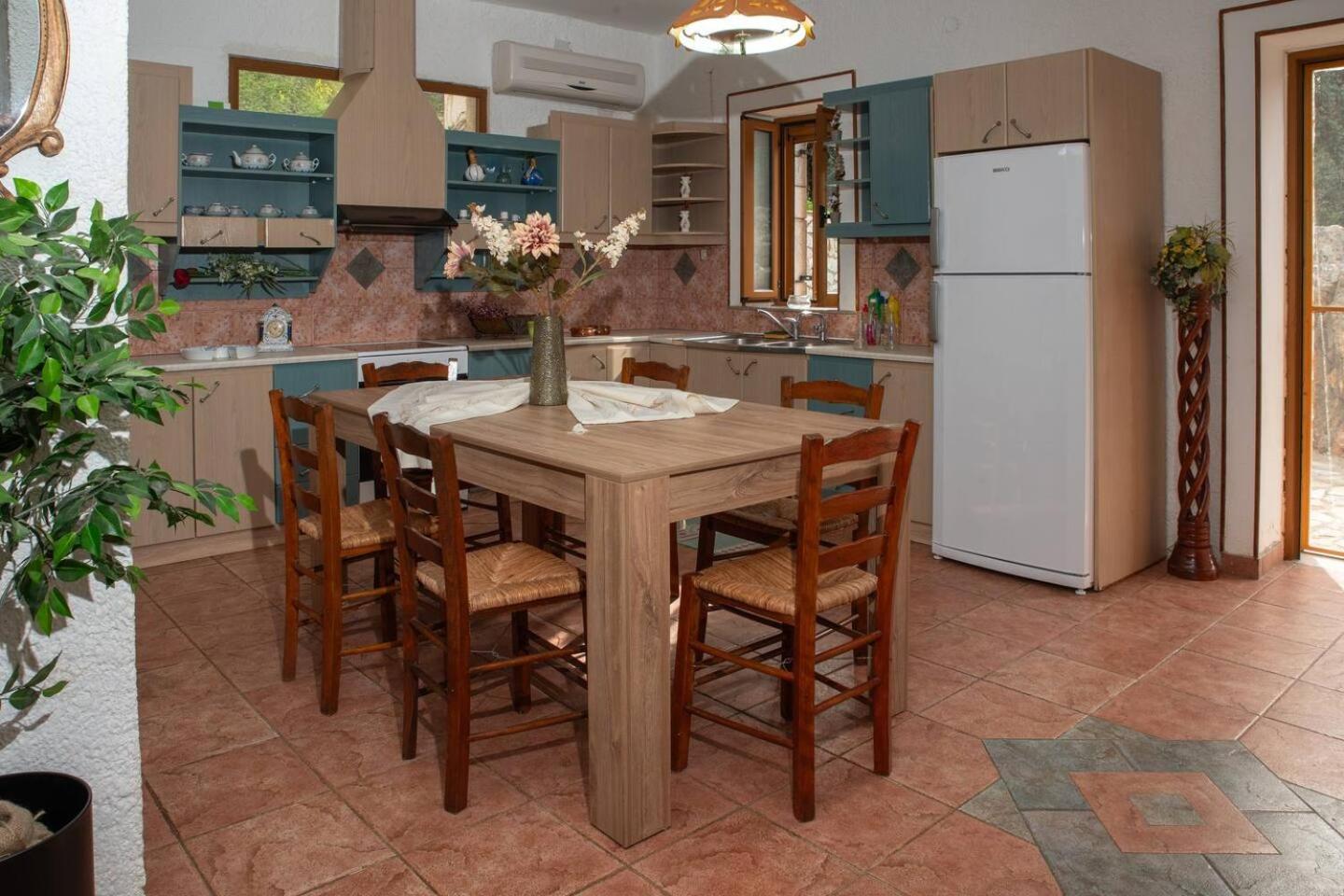 Laconian Collection Villa Voukamvilia
