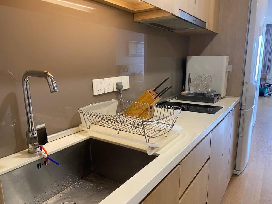 Studio with 1bed Netflix water dispenser balcony and bathtub