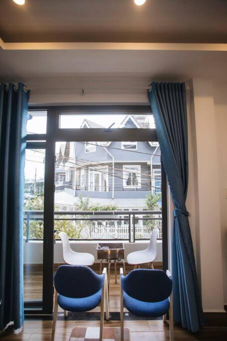 căn hộ 2 phòng ngủ, 1 phòng khách đầy đủ tiện ích view 2