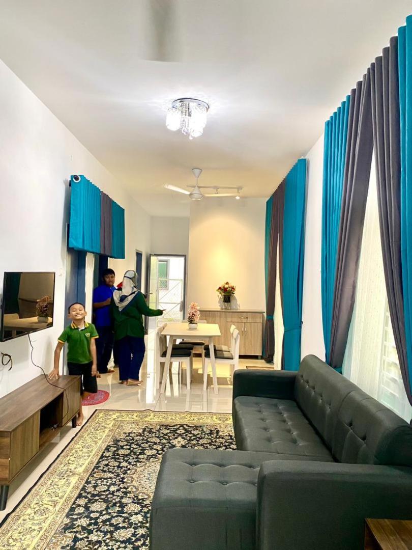 Aiman's Rose HomeStay photo 2