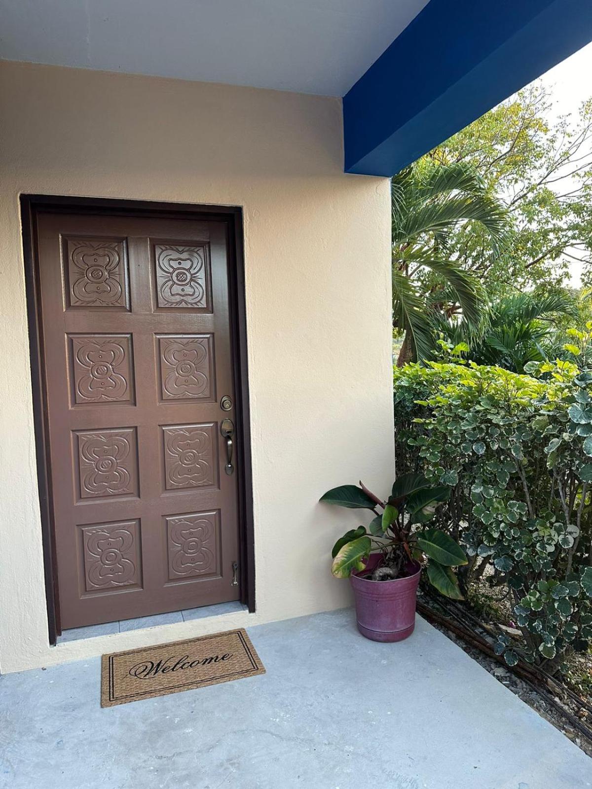 Sea-Renity Hideaway (Studio Apt)