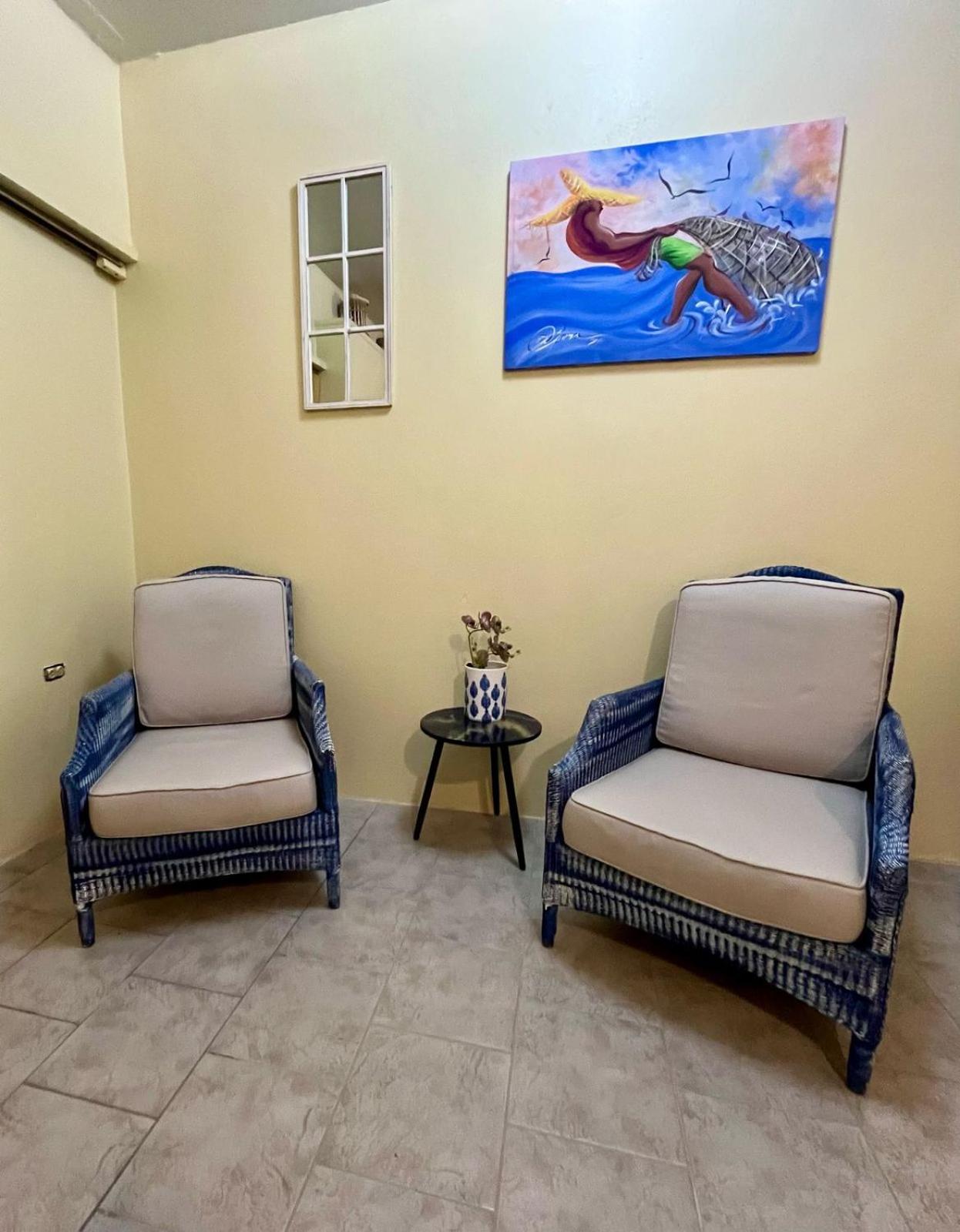 Sea-Renity Hideaway (Studio Apt)