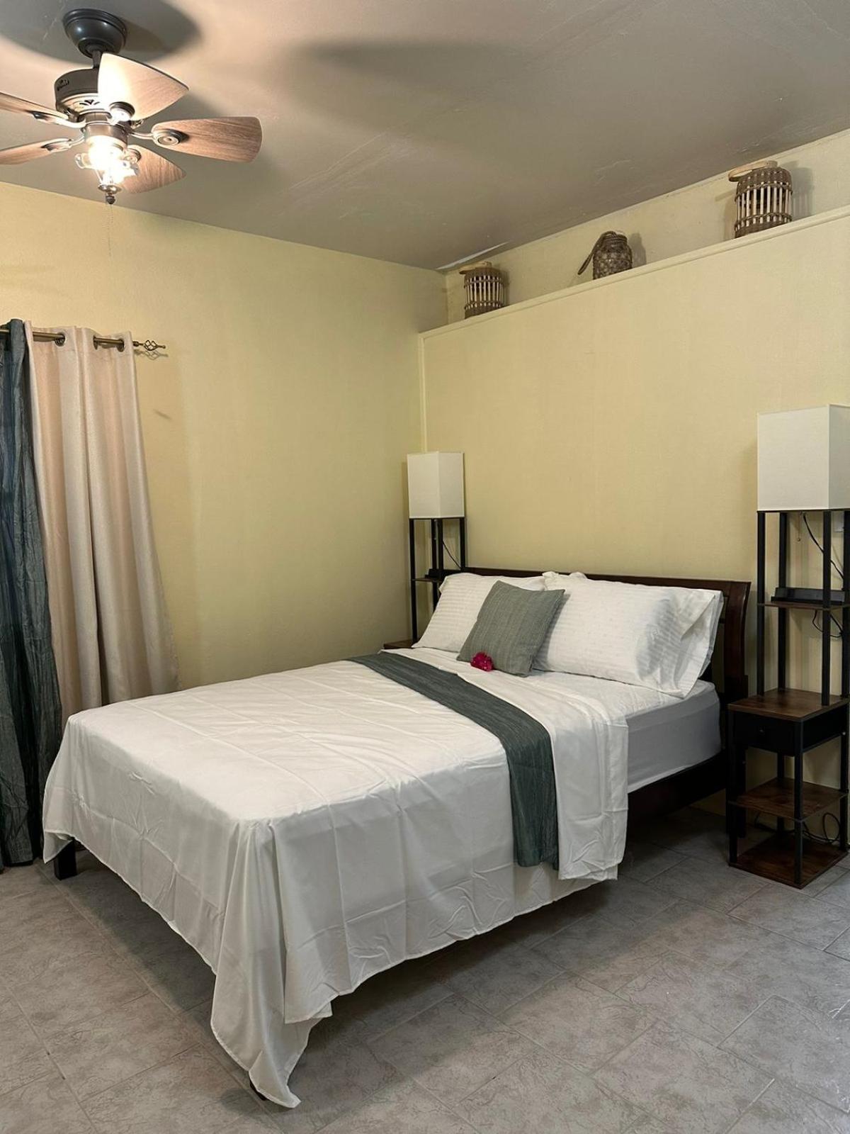 Sea-Renity Hideaway (Studio Apt)