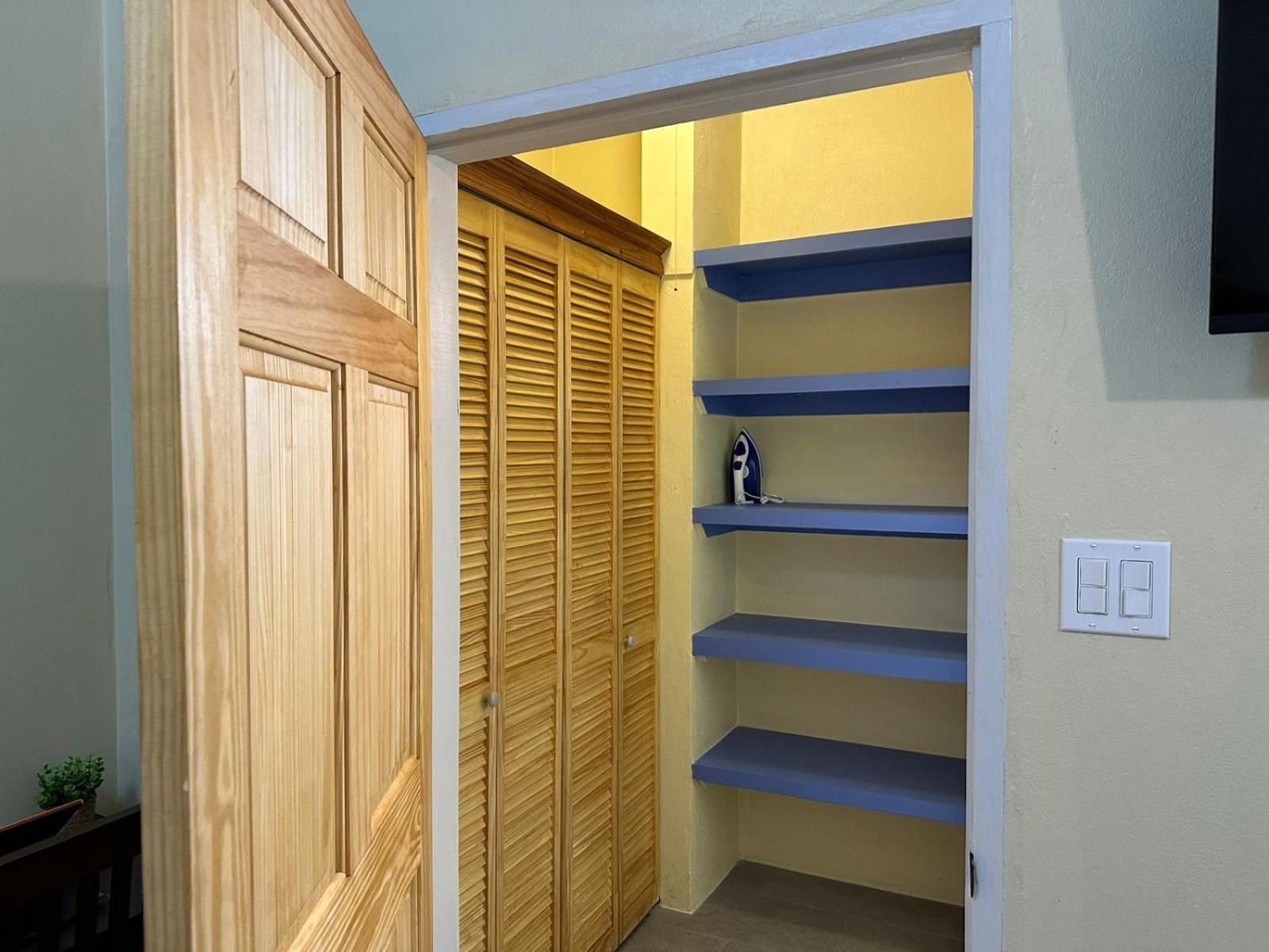 Sea-Renity Hideaway (Studio Apt)
