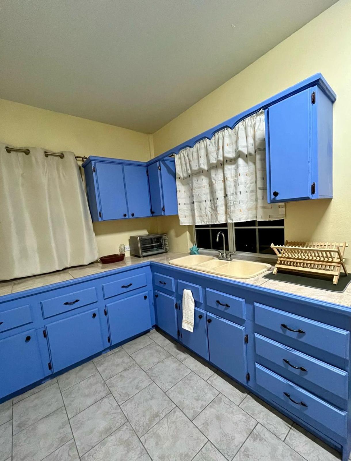 Sea-Renity Hideaway (Studio Apt)