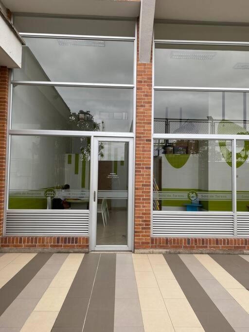 Apartamento moderno - vista/piscina