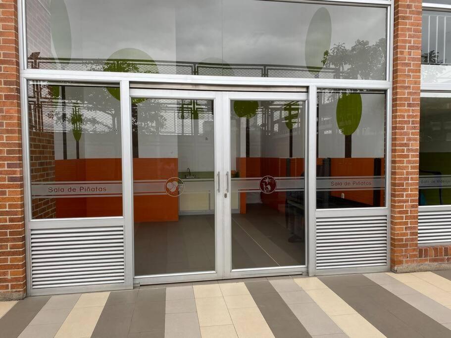 Apartamento moderno - vista/piscina