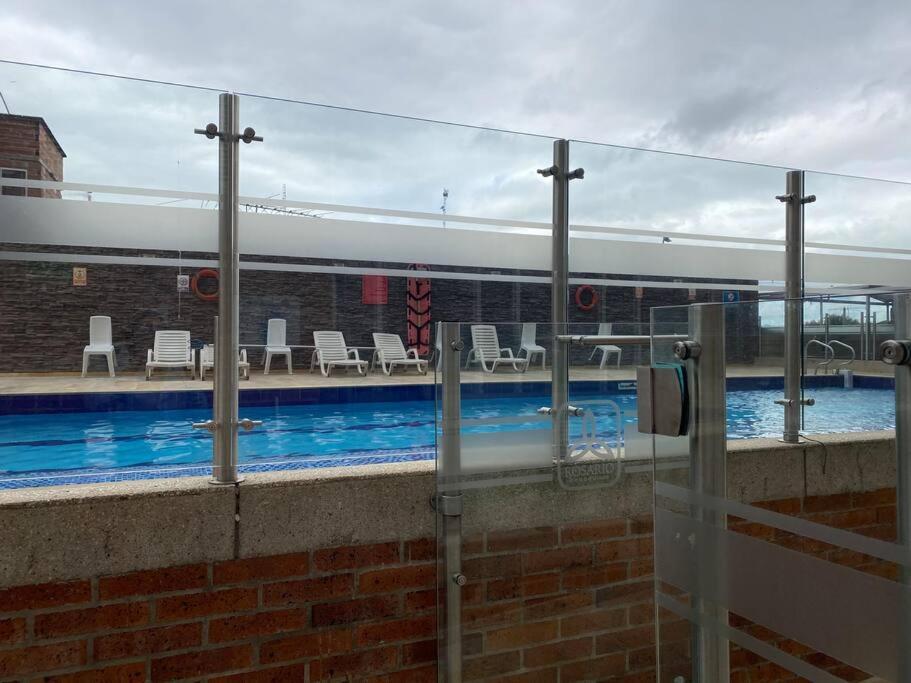 Apartamento moderno - vista/piscina