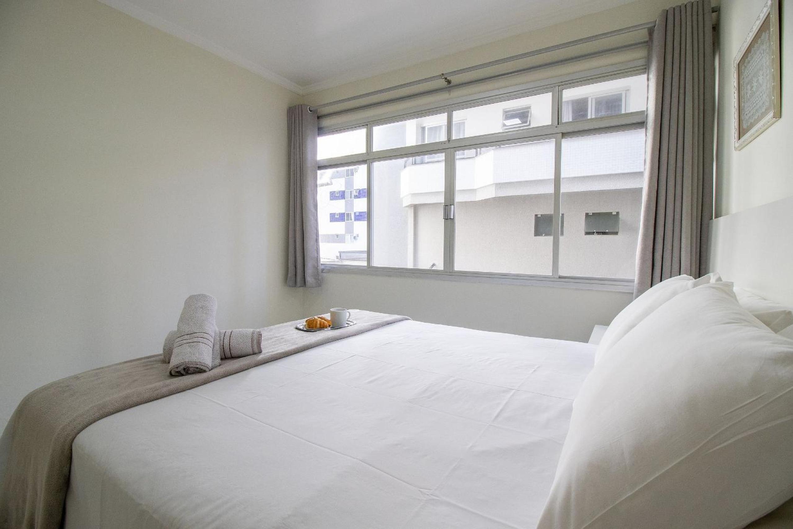 APU24 - Esq com Av Atlântica, 4 Dorm, Climatizado