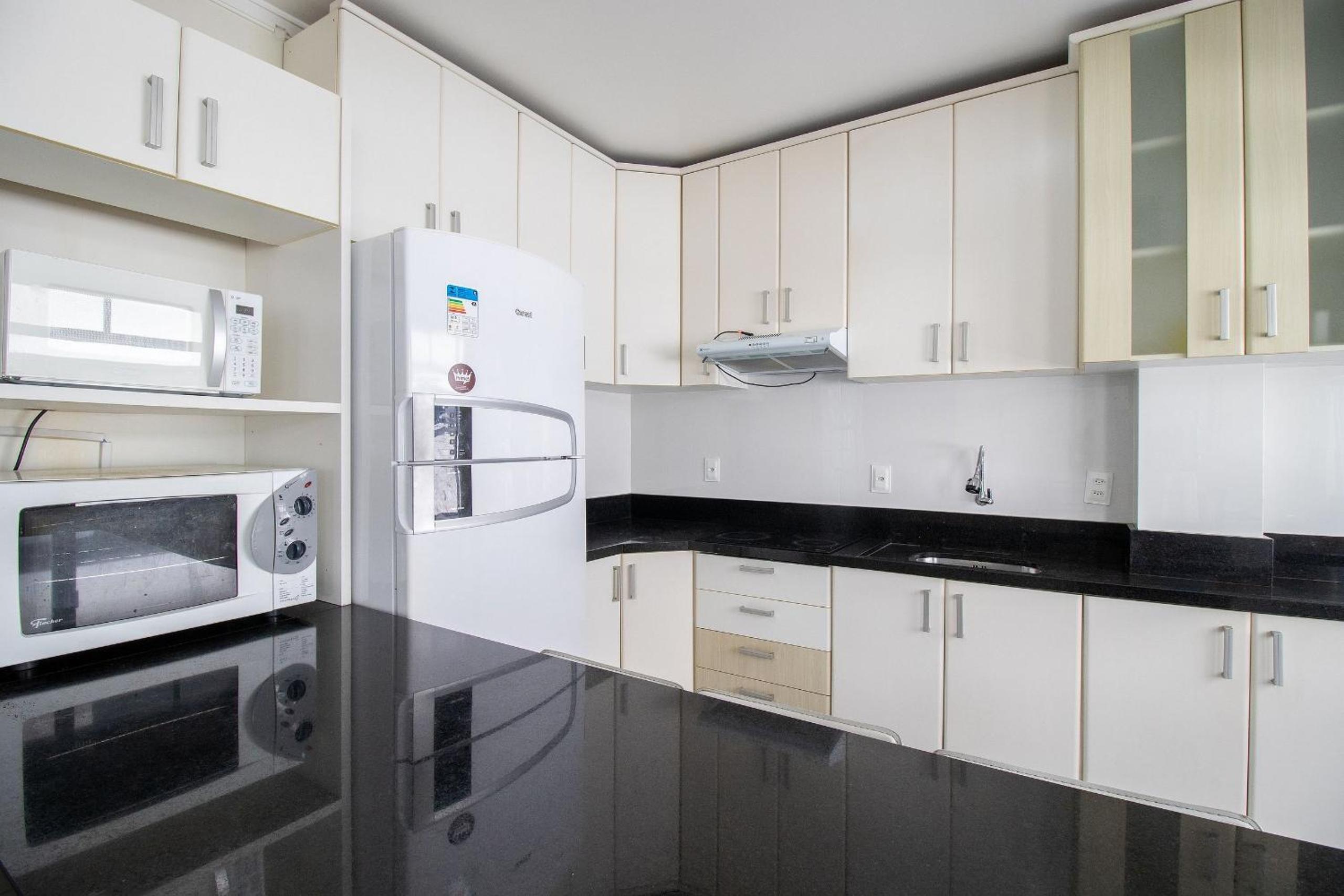 APU24 - Esq com Av Atlântica, 4 Dorm, Climatizado