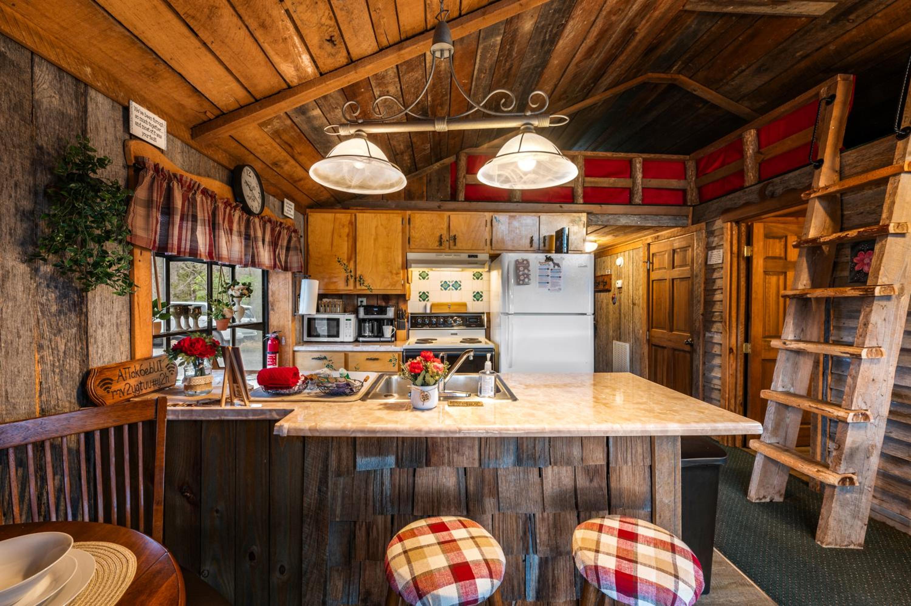 Authentic, Rustic, Cute & Cozy! view 4