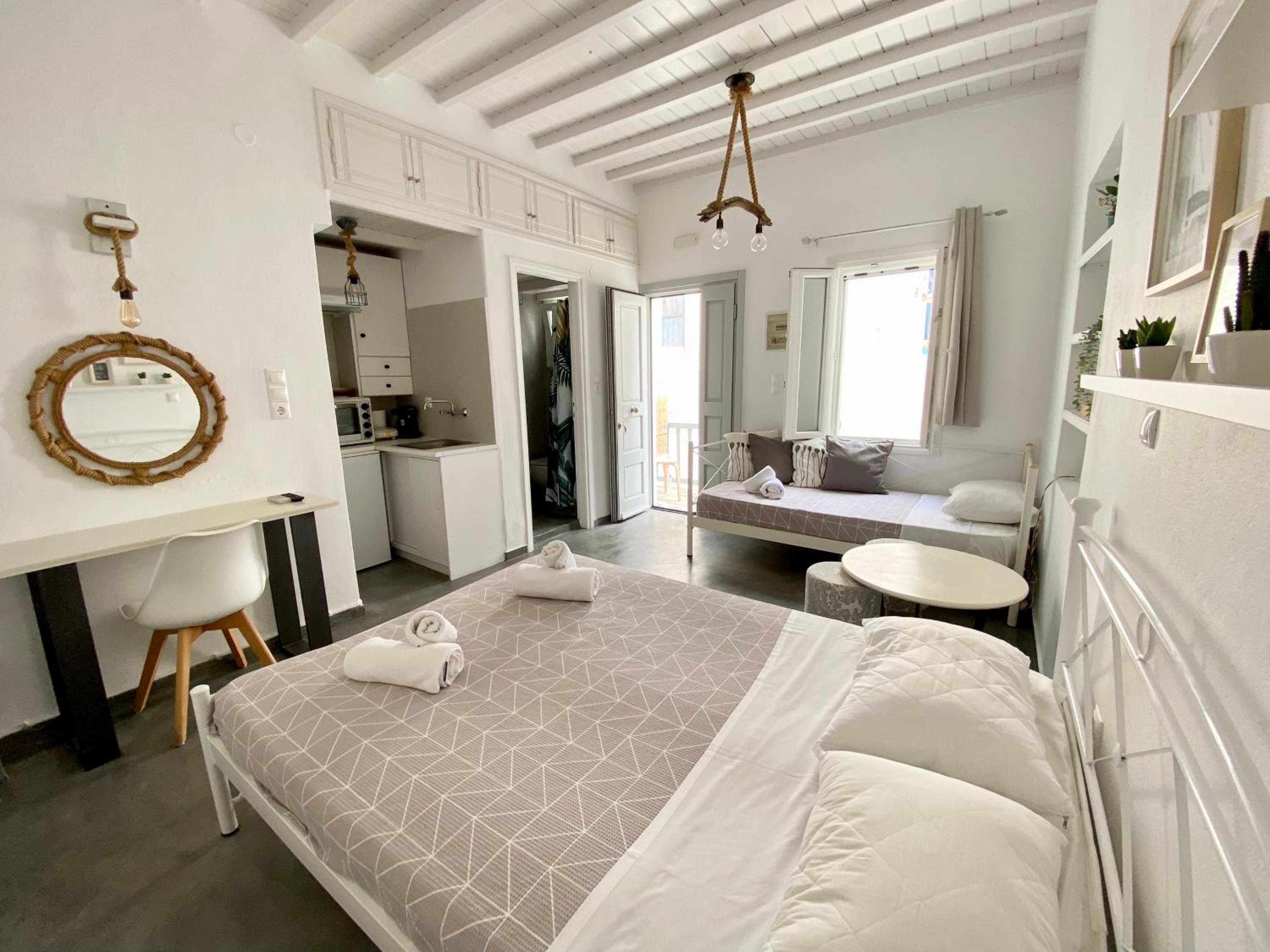 Elenita’s Mykonos town flat view 5