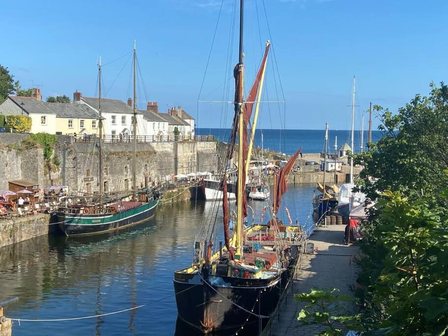 Charlestown Cottage Harbour & Beach short walk! view 4