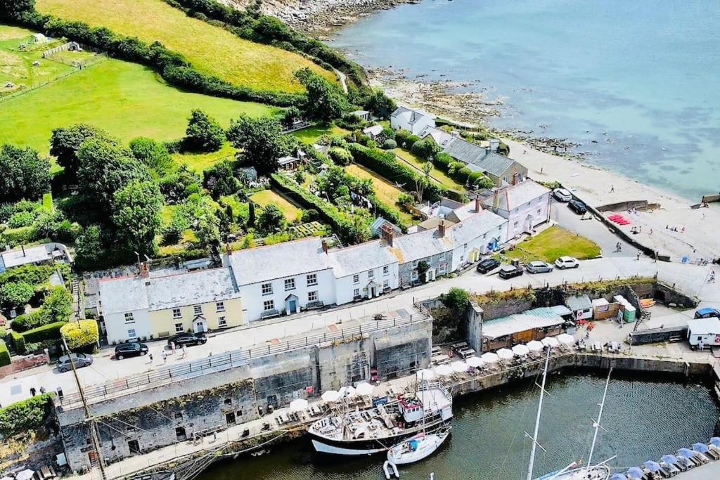Charlestown Cottage Harbour & Beach short walk! view 2