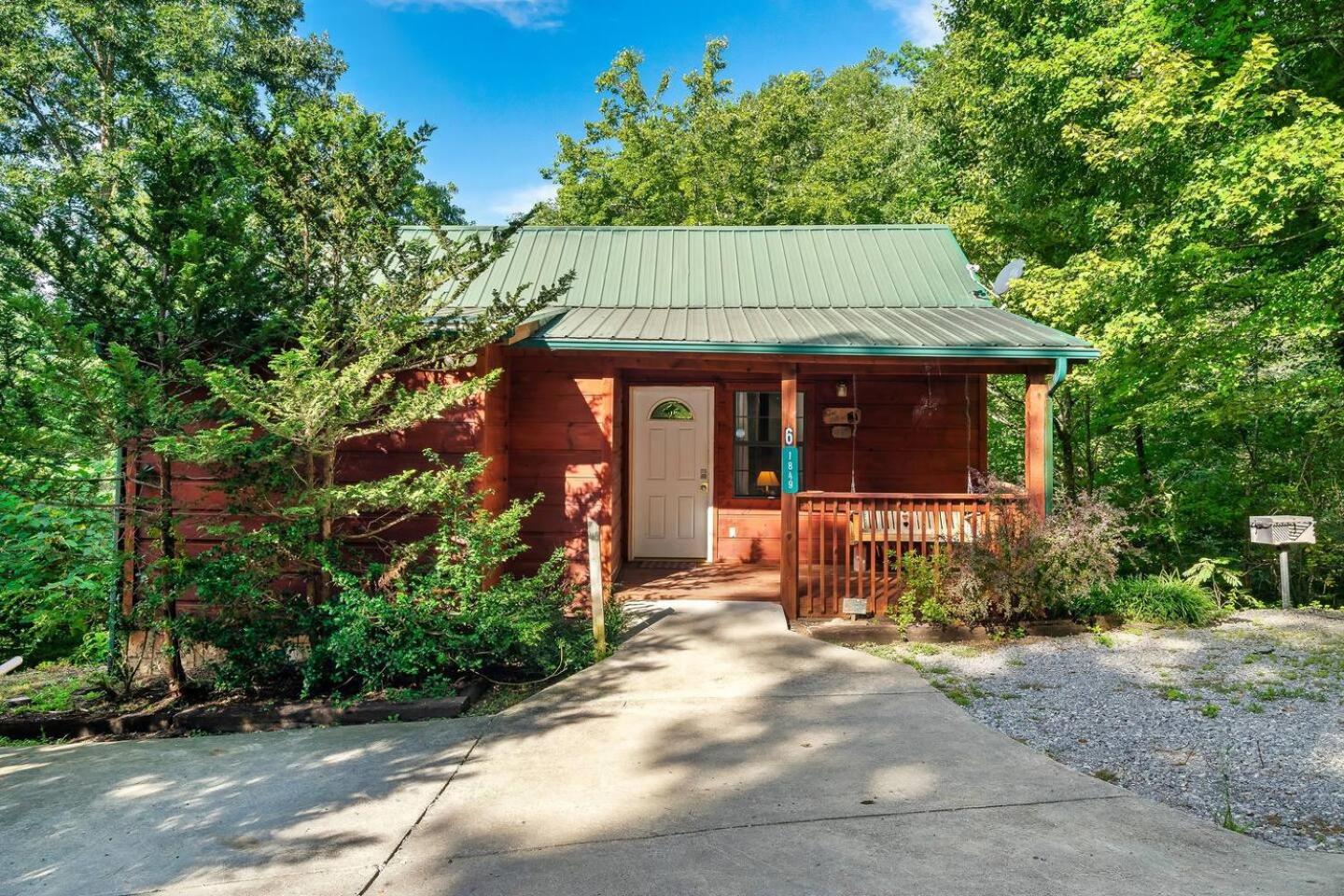 Miscellaneous Market Vacations - 2br Retreat W Hot Tub, Pets Friendly, Gameconsole - Property Image 1
