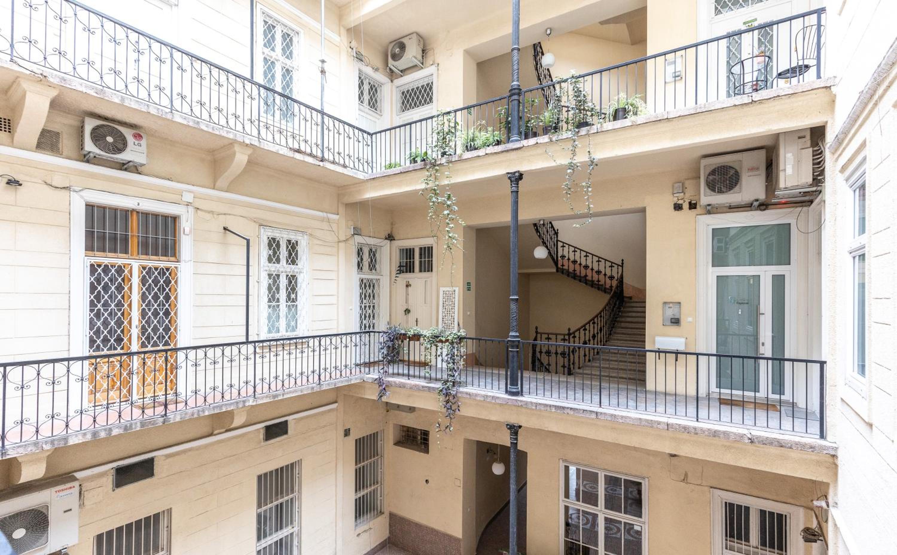 Andrássy Square Residence