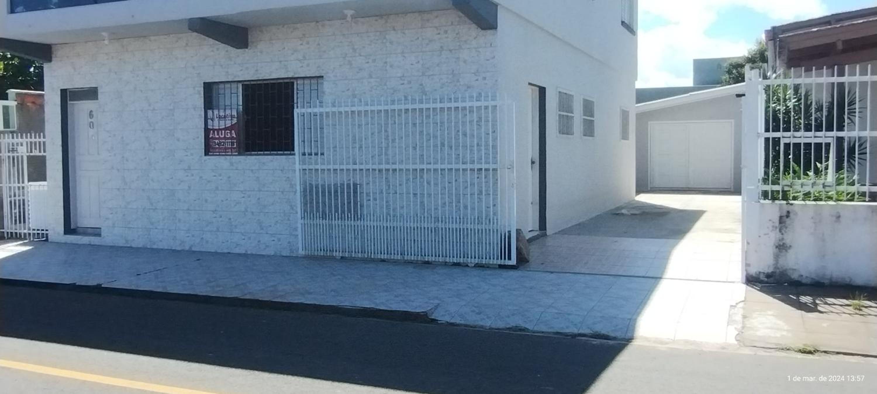 Apartamento Térreo Balneário Rincão com pátio, garagem e churrasqueira