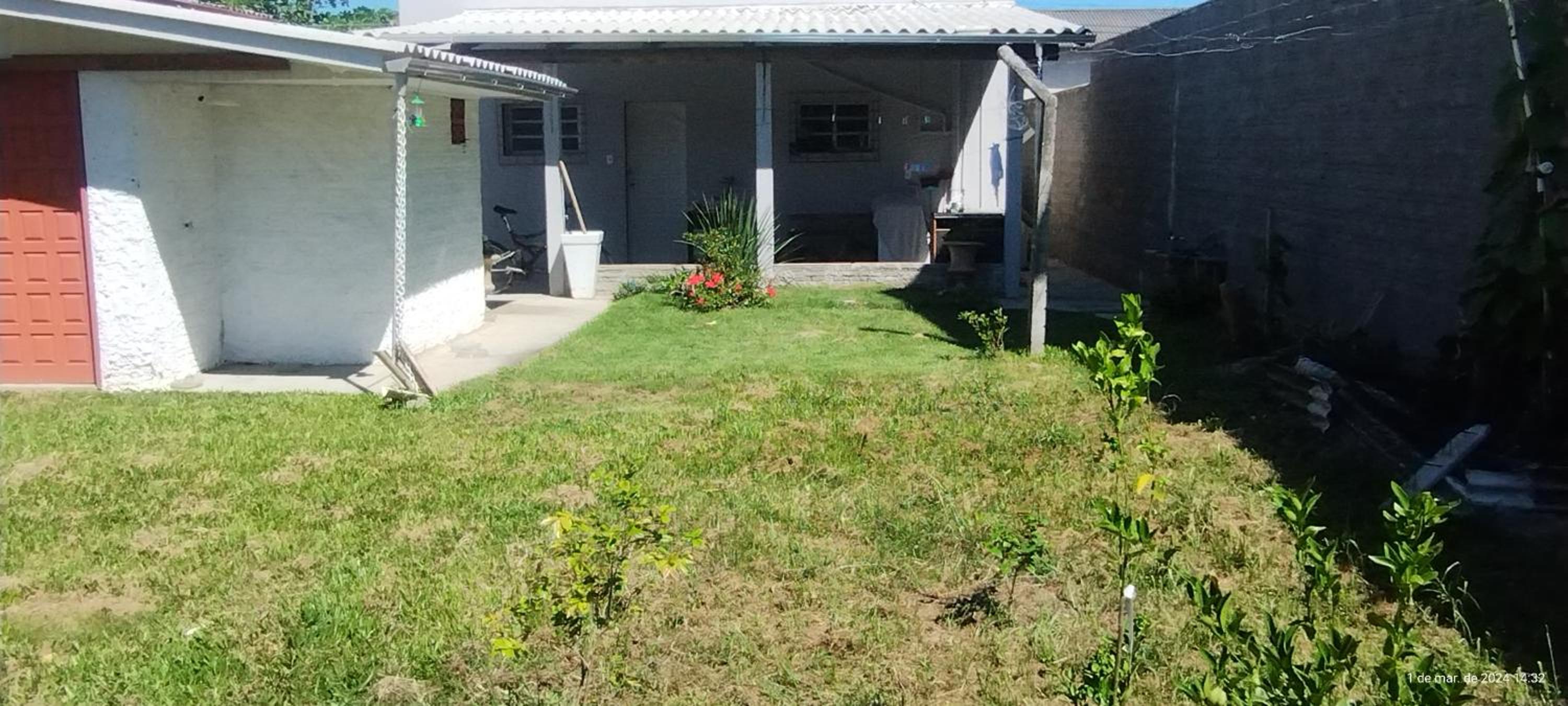 Apartamento Térreo Balneário Rincão com pátio, garagem e churrasqueira