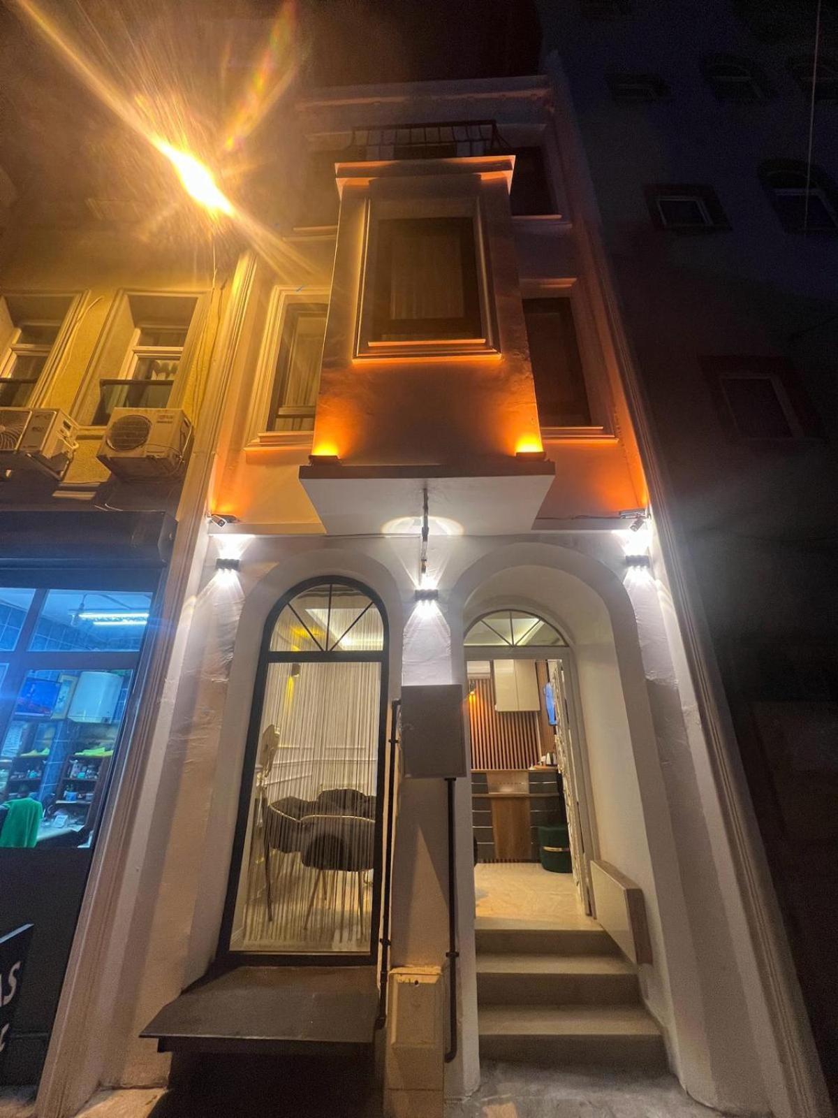 Hotel Ninova Boutique Hotel - Image 1