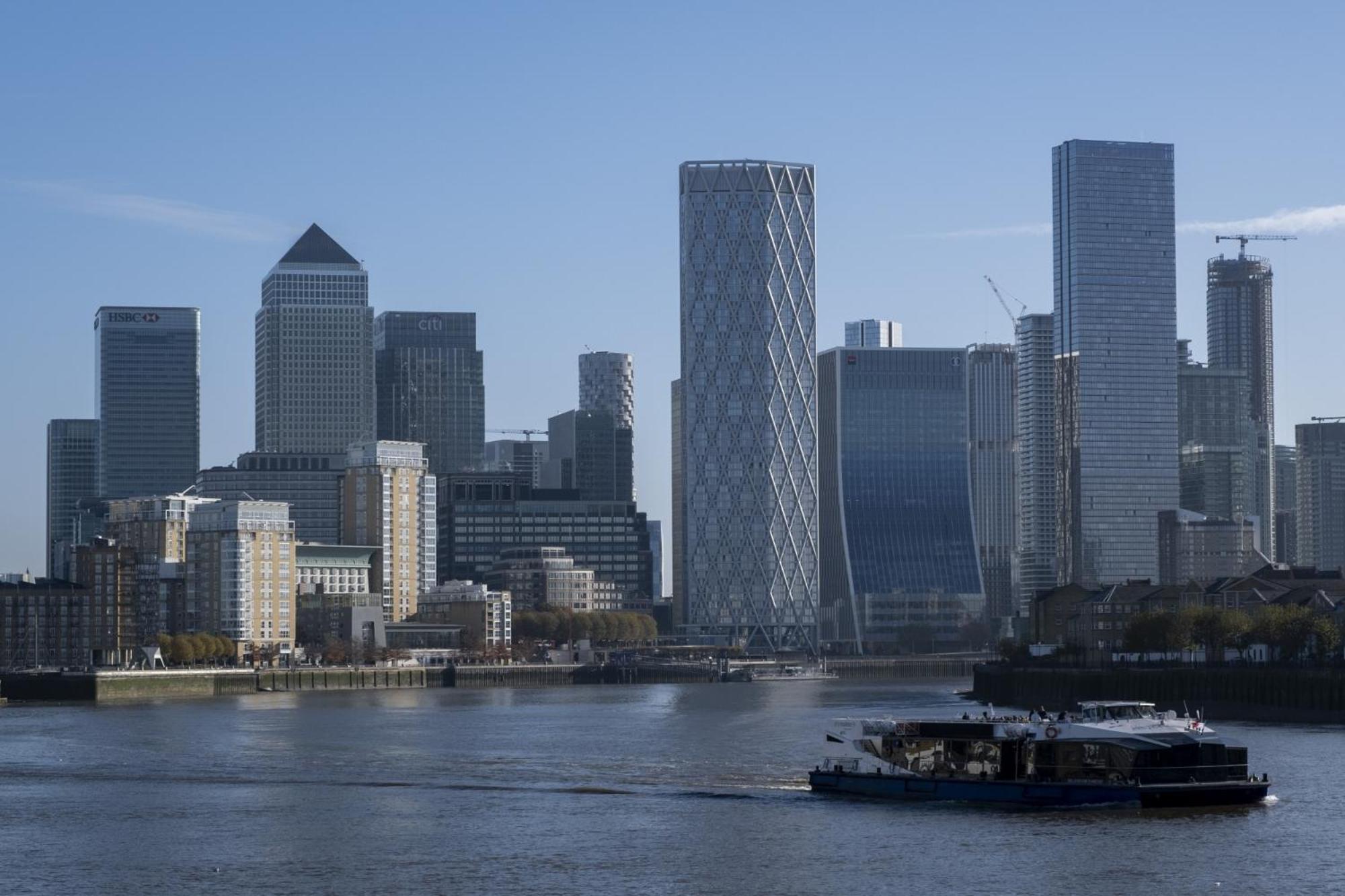 LARGE PENTHOUSE CANARY WHARF BY THE RIVER SLEEPS 6
