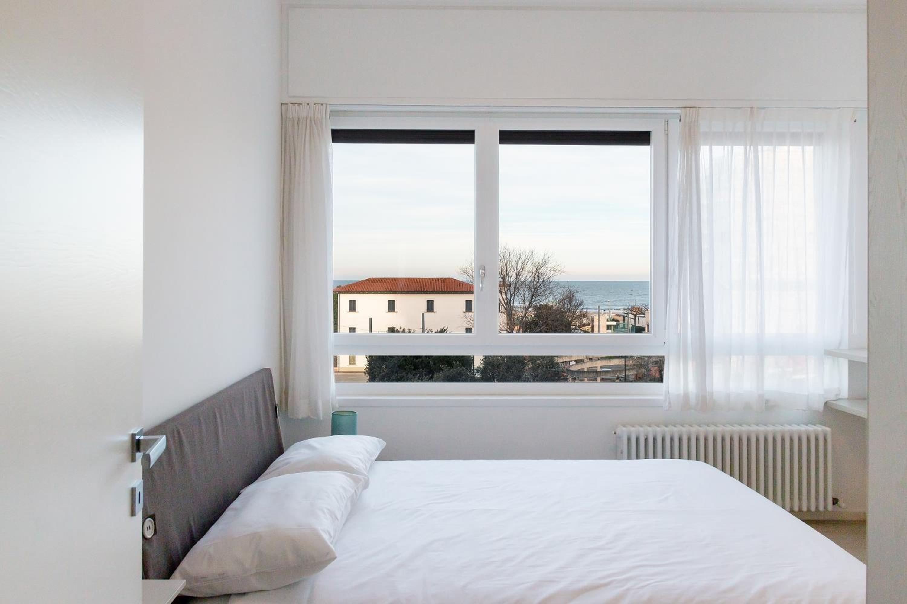 LUXURY BLUE LIVING RICCIONE PESCATORE view 2