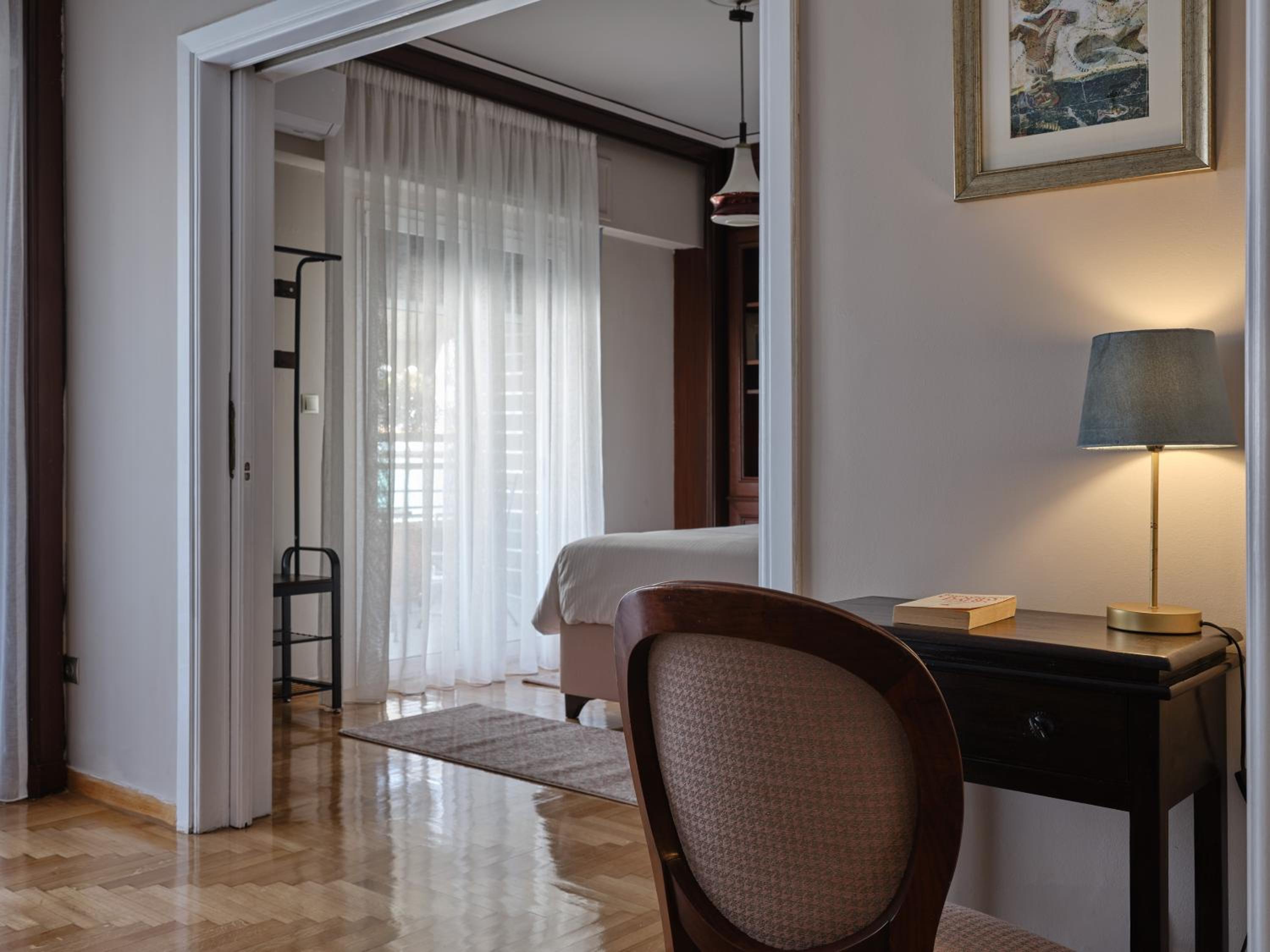 Stunning-Classical 2BD Penthouse