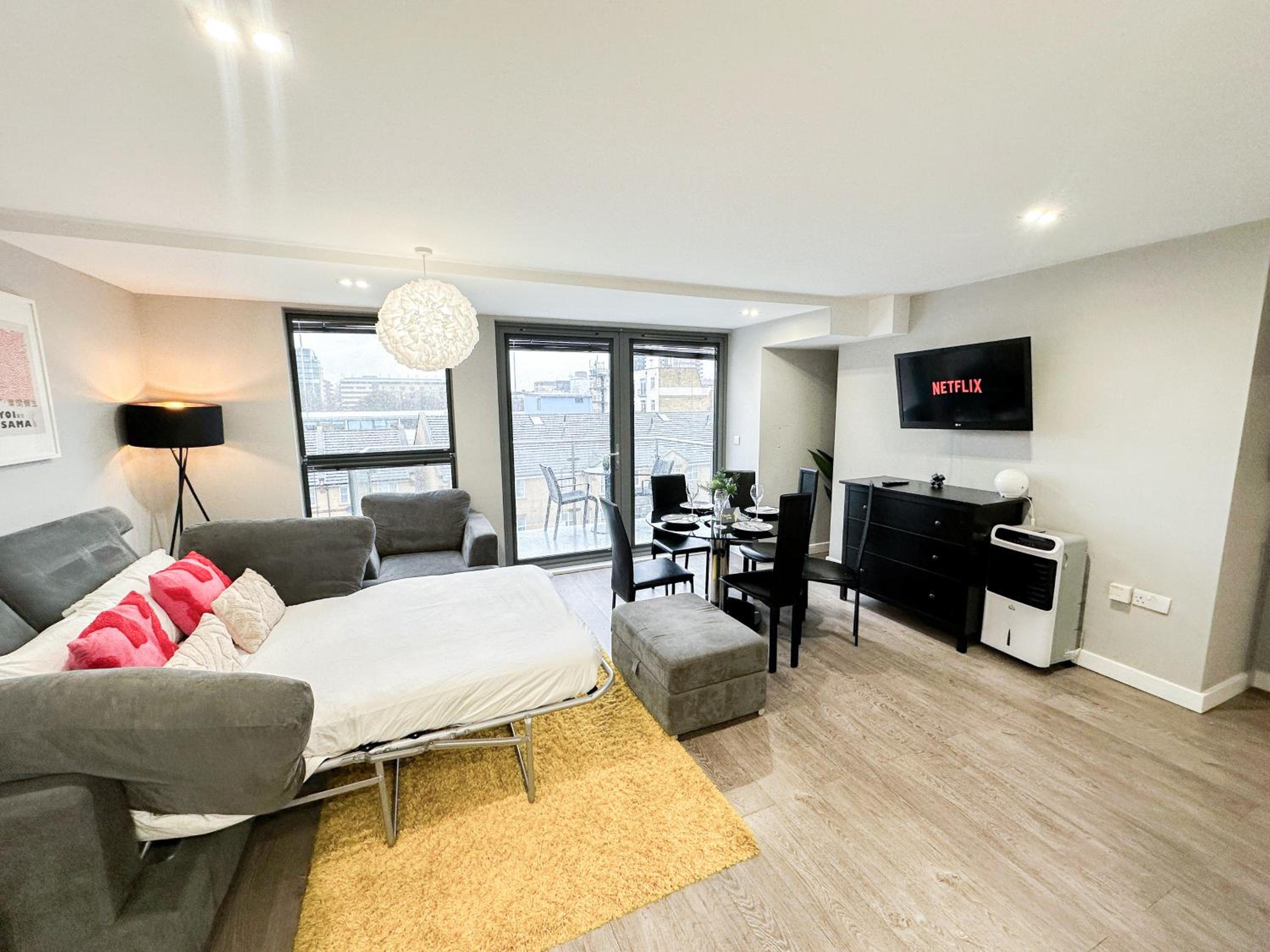 Contemporary Apartments with Private Balconies in Hoxton near Shoreditch, Old Street, Islington by NourNest Apartments