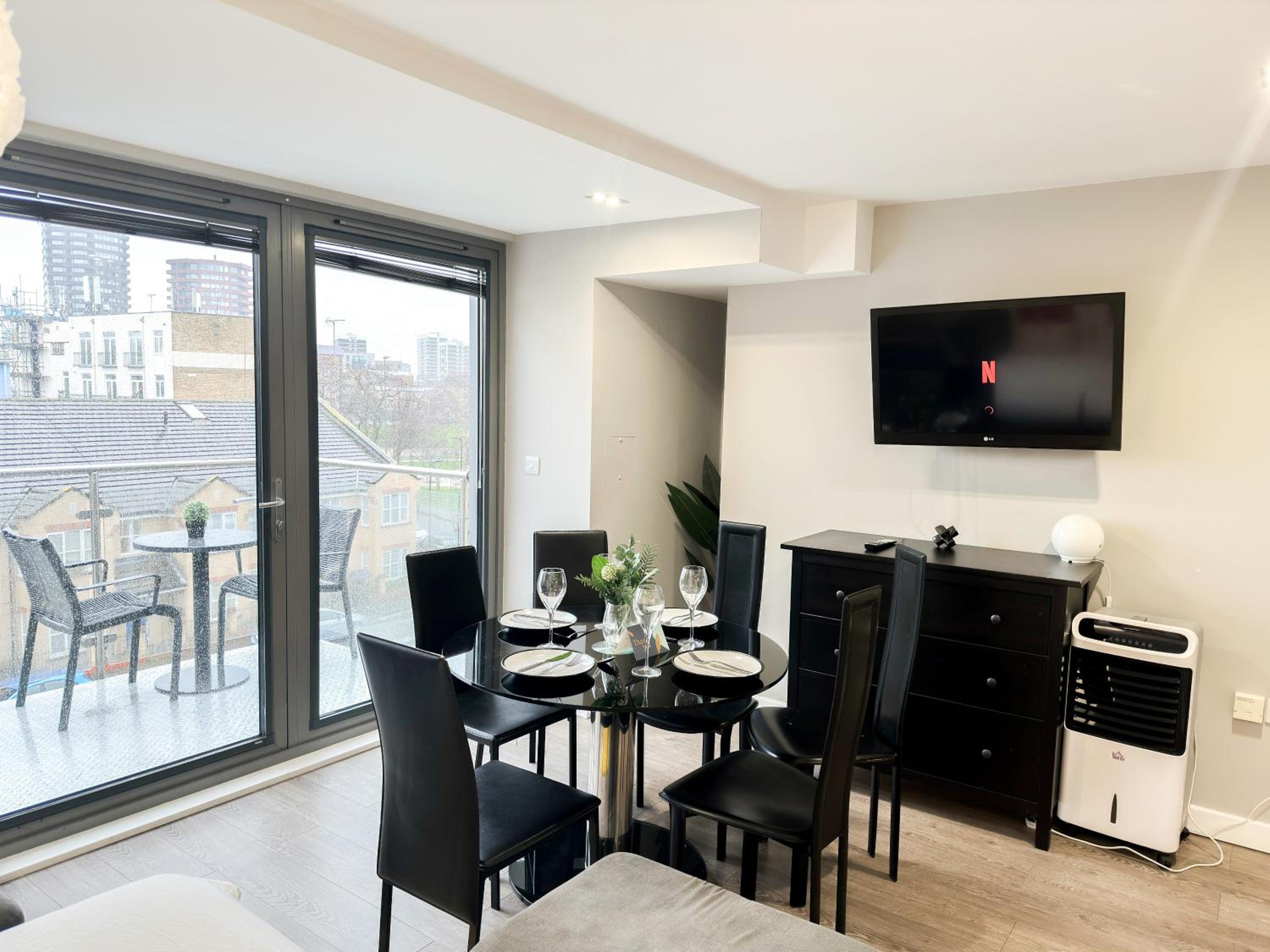 Contemporary Apartments with Private Balconies in Hoxton near Shoreditch, Old Street, Islington by NourNest Apartments