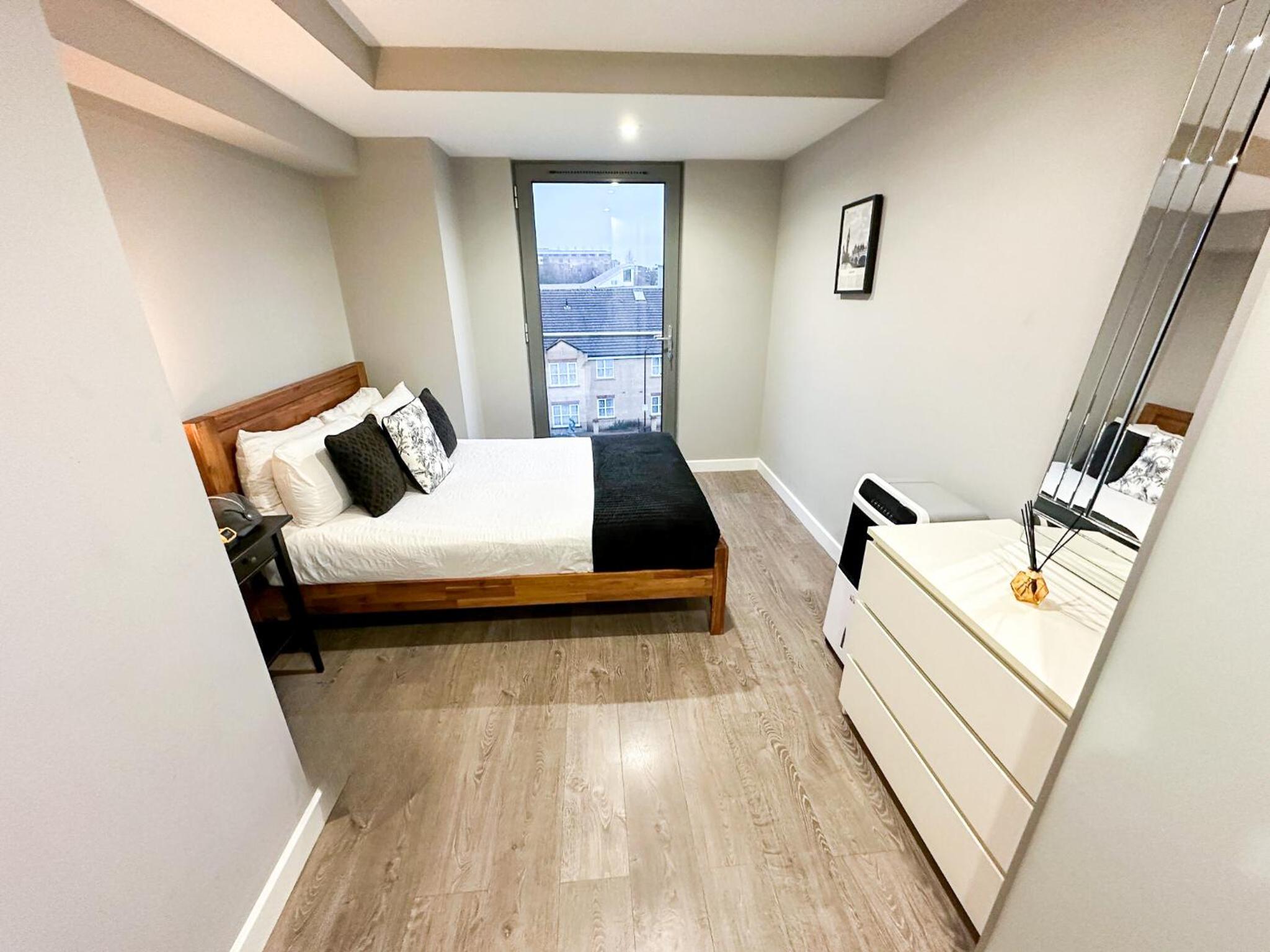 Contemporary Apartments with Private Balconies in Hoxton near Shoreditch, Old Street, Islington by NourNest Apartments