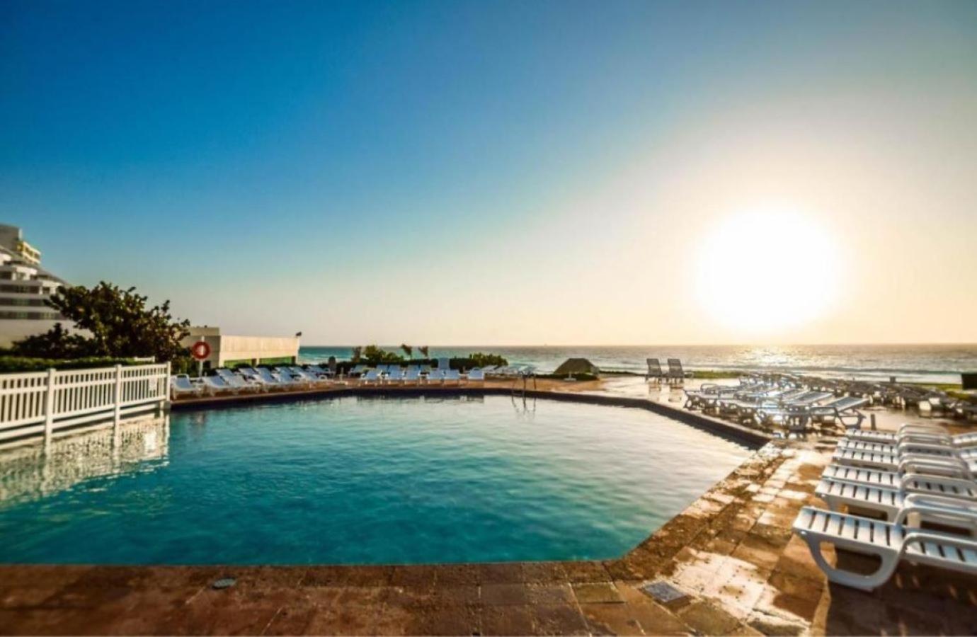 Zona Hotelera, acceso a la playa
