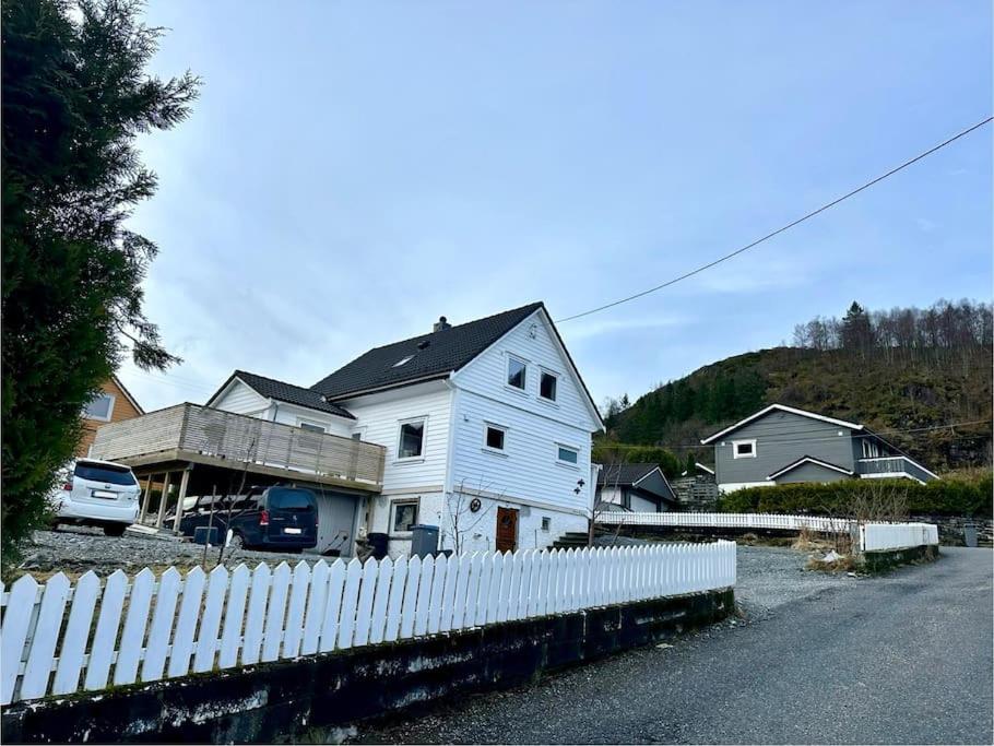 Stort, koselig hus i naturområde