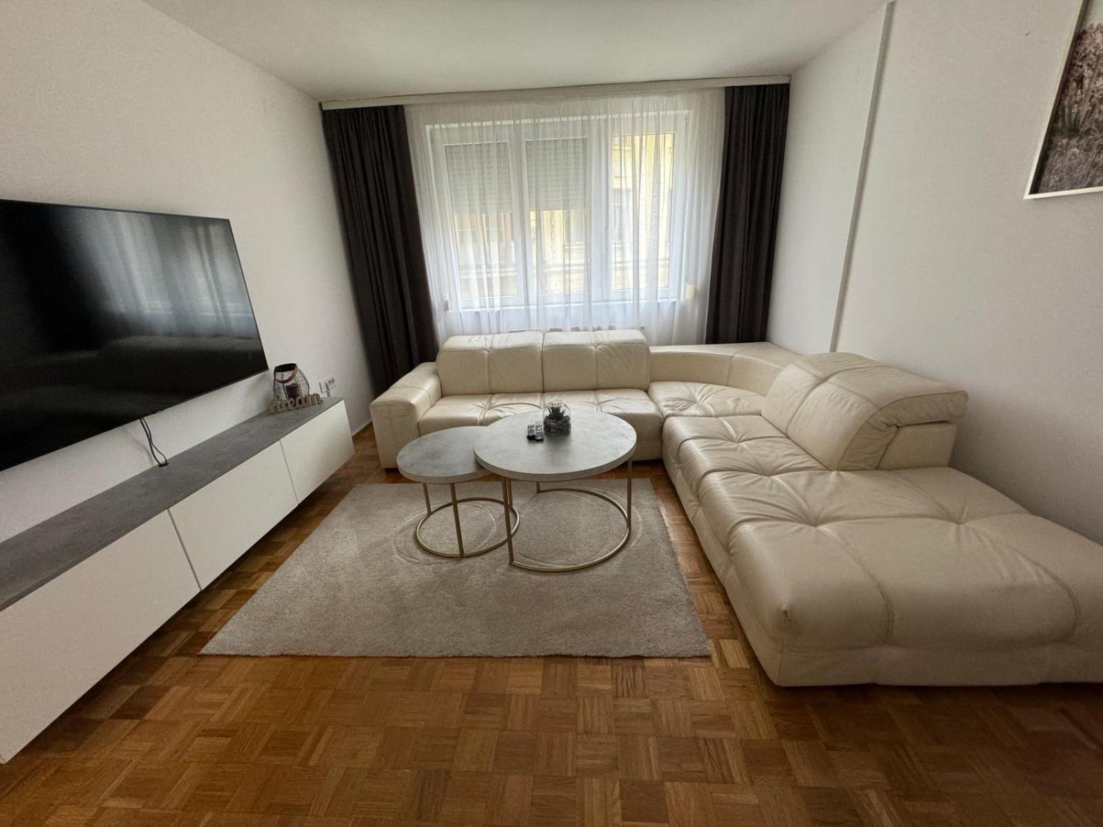 Estrada Apartment