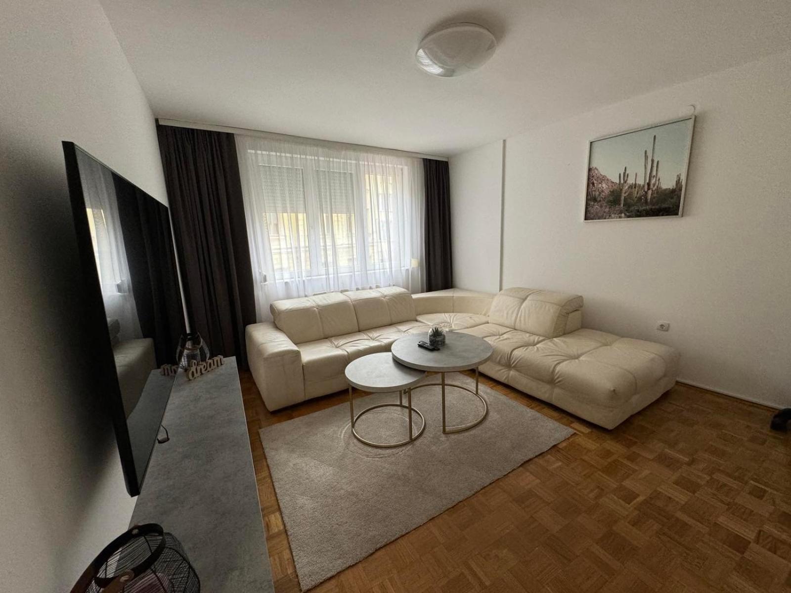 Estrada Apartment