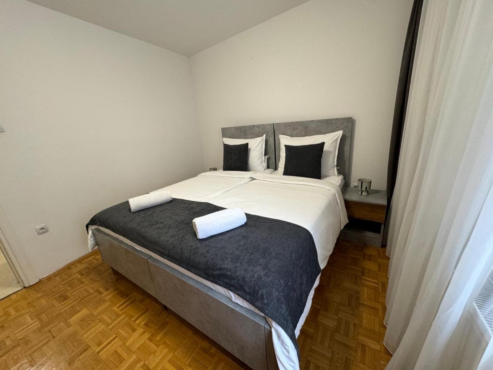 Estrada Apartment