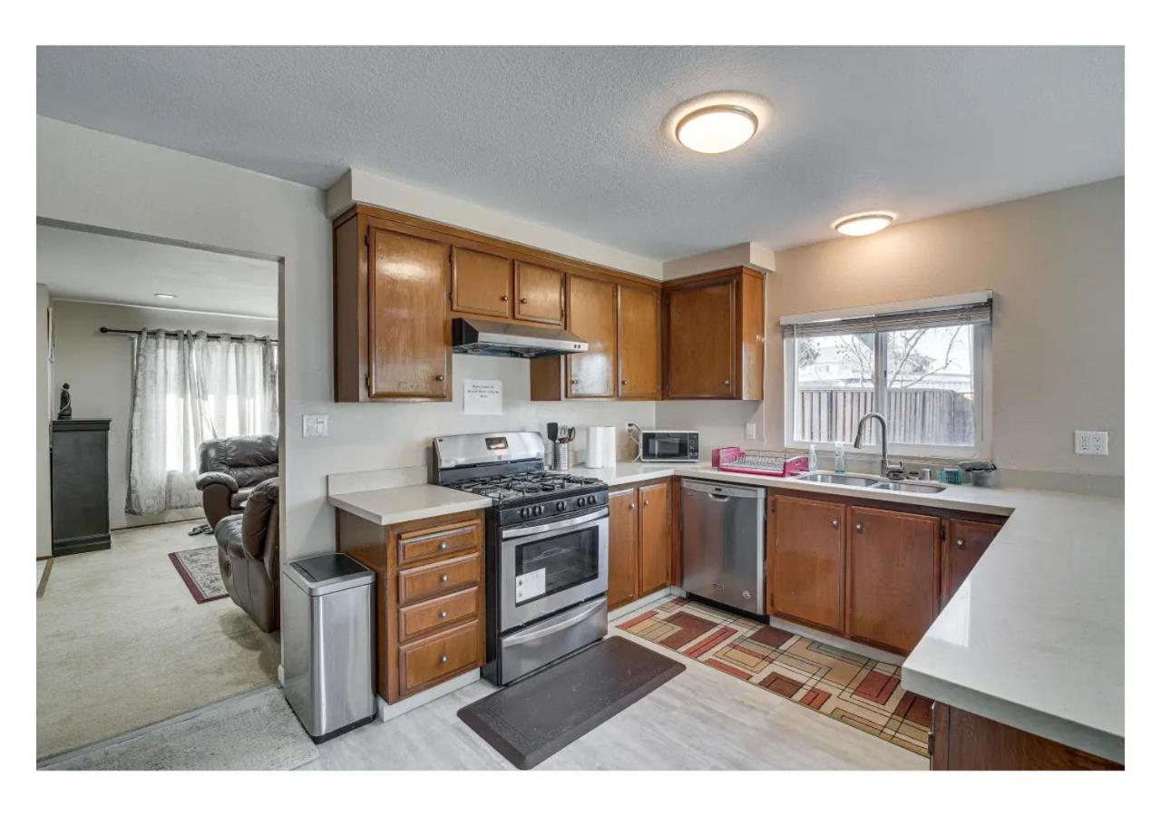 East Bay Cozy Getaway - Property Image 7