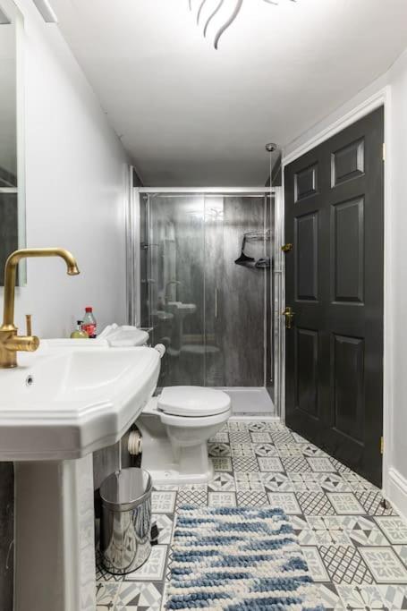 Basement Flat, Regency Square view 5