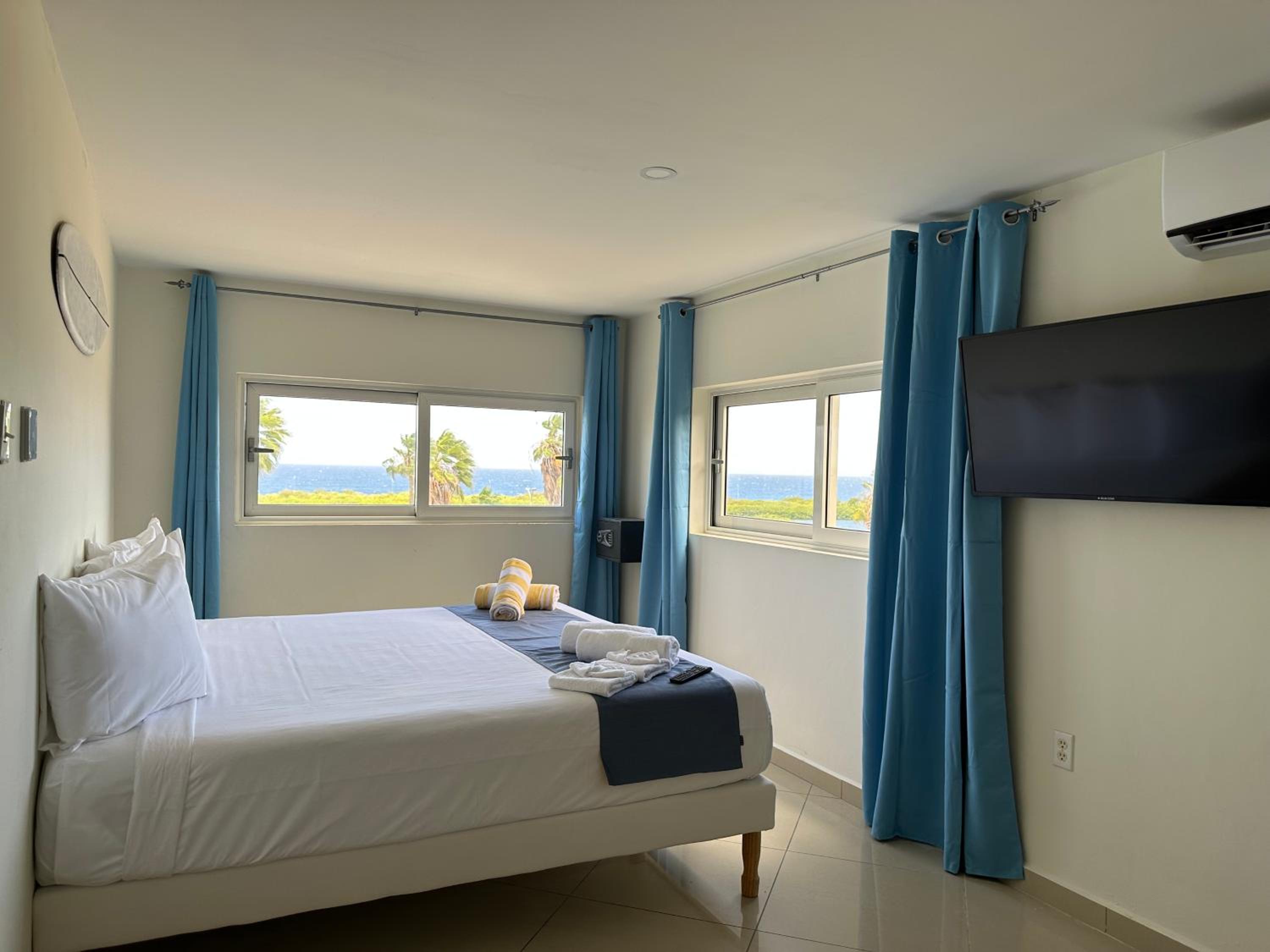 MERAKII SEAVIEW ESCAPE CURACAO