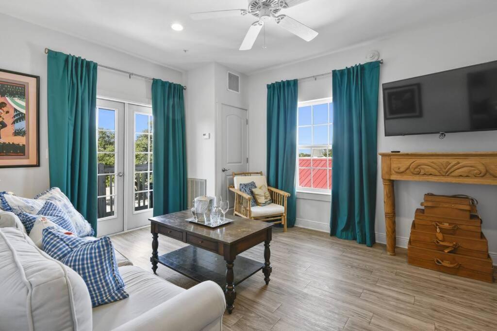 Hotel Pass Christian Junior Suite 303 view 3