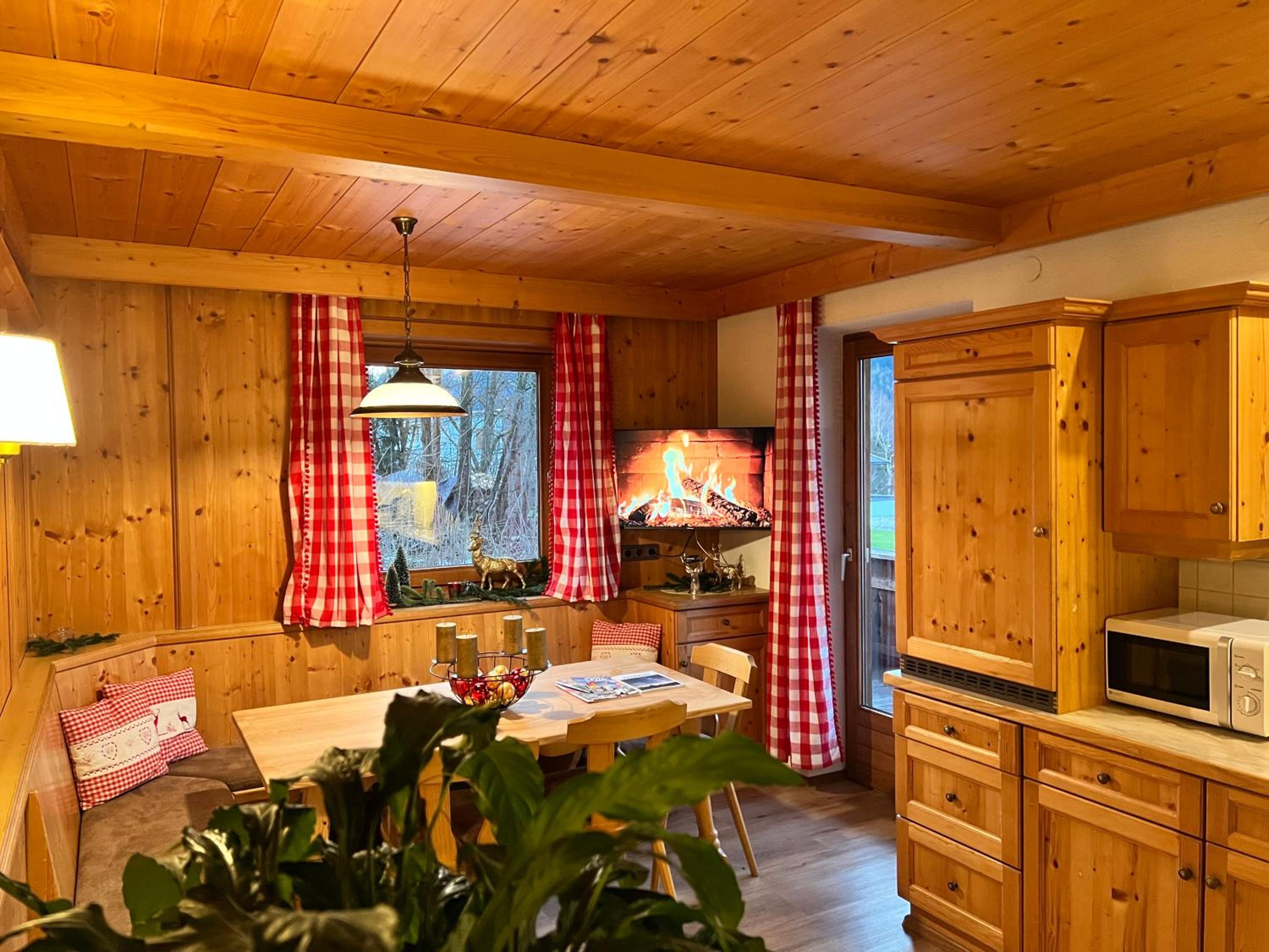 Ferienwohnung Gamsbock Panorama View Balkon, Gartensauna, Garten, Grillplatz