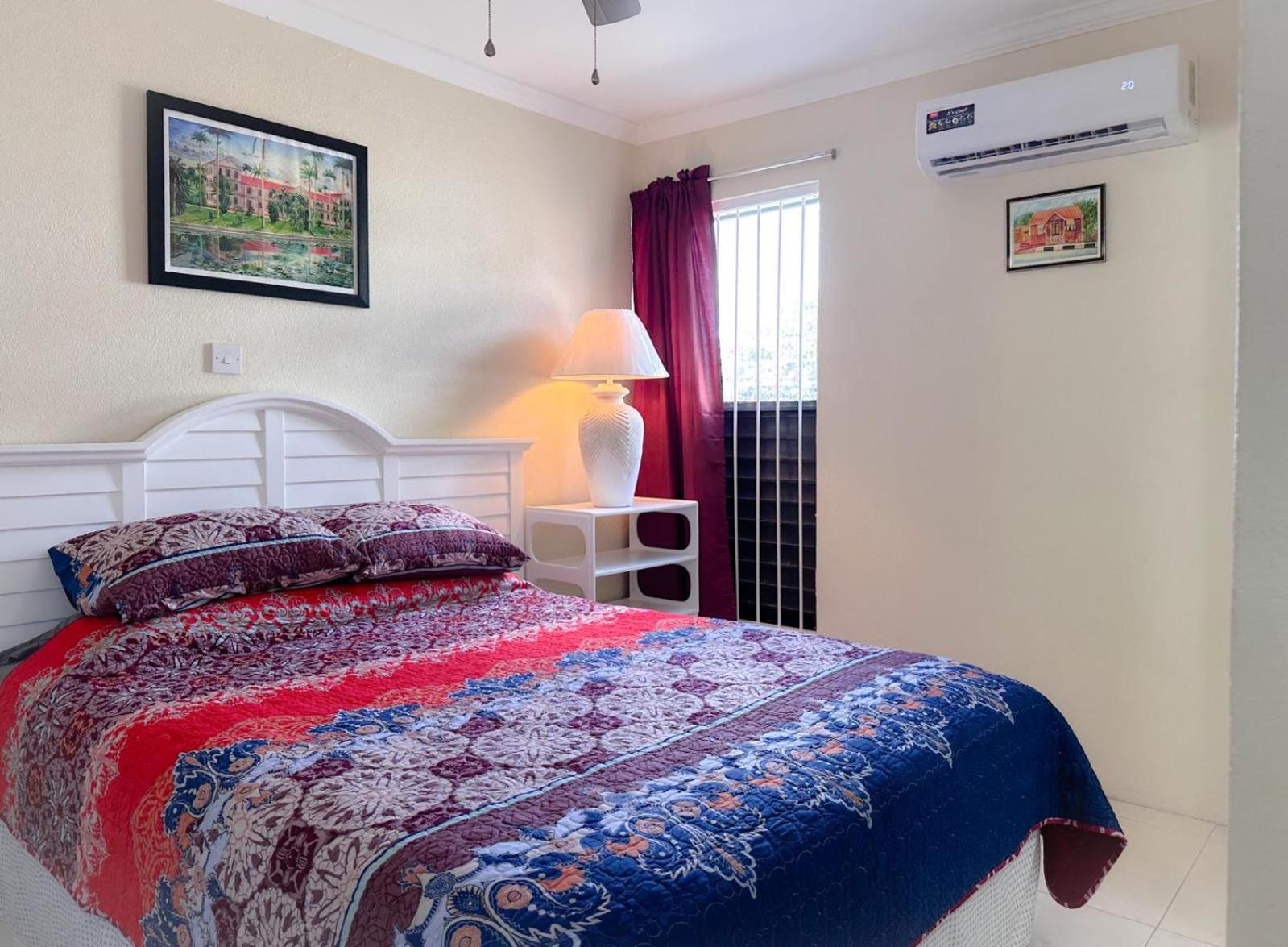 Apartment 5, Kenridge Residences, Comfortable/close to beach
