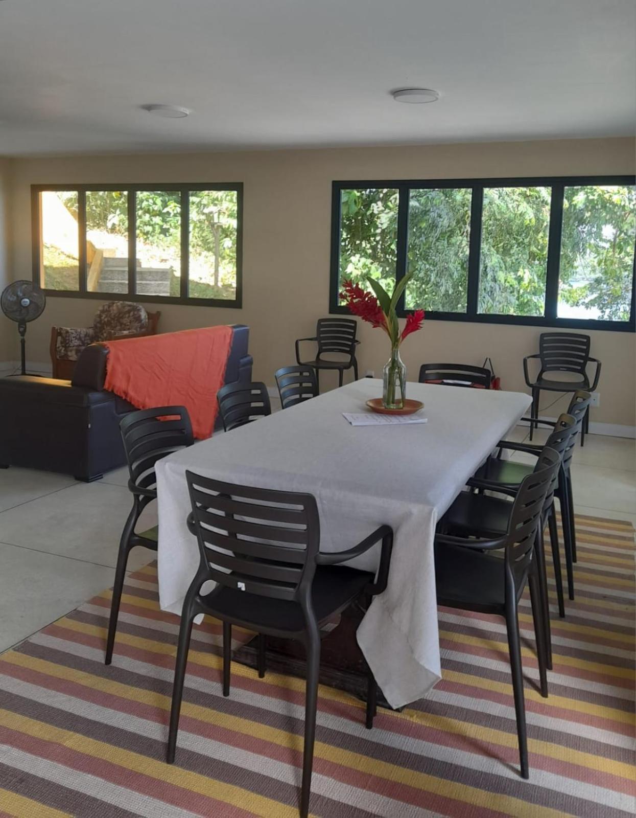 Casa Laranja em Condomínio Pé na Areia