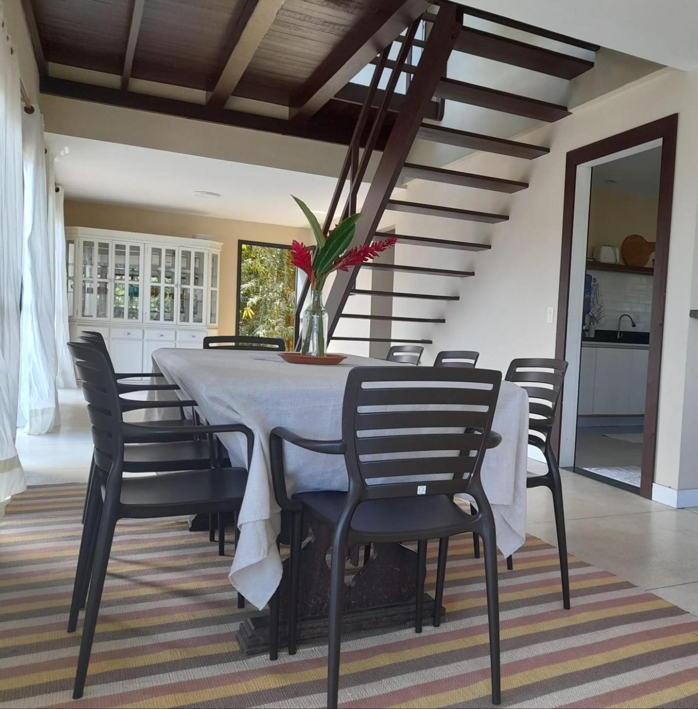 Casa Laranja em Condomínio Pé na Areia