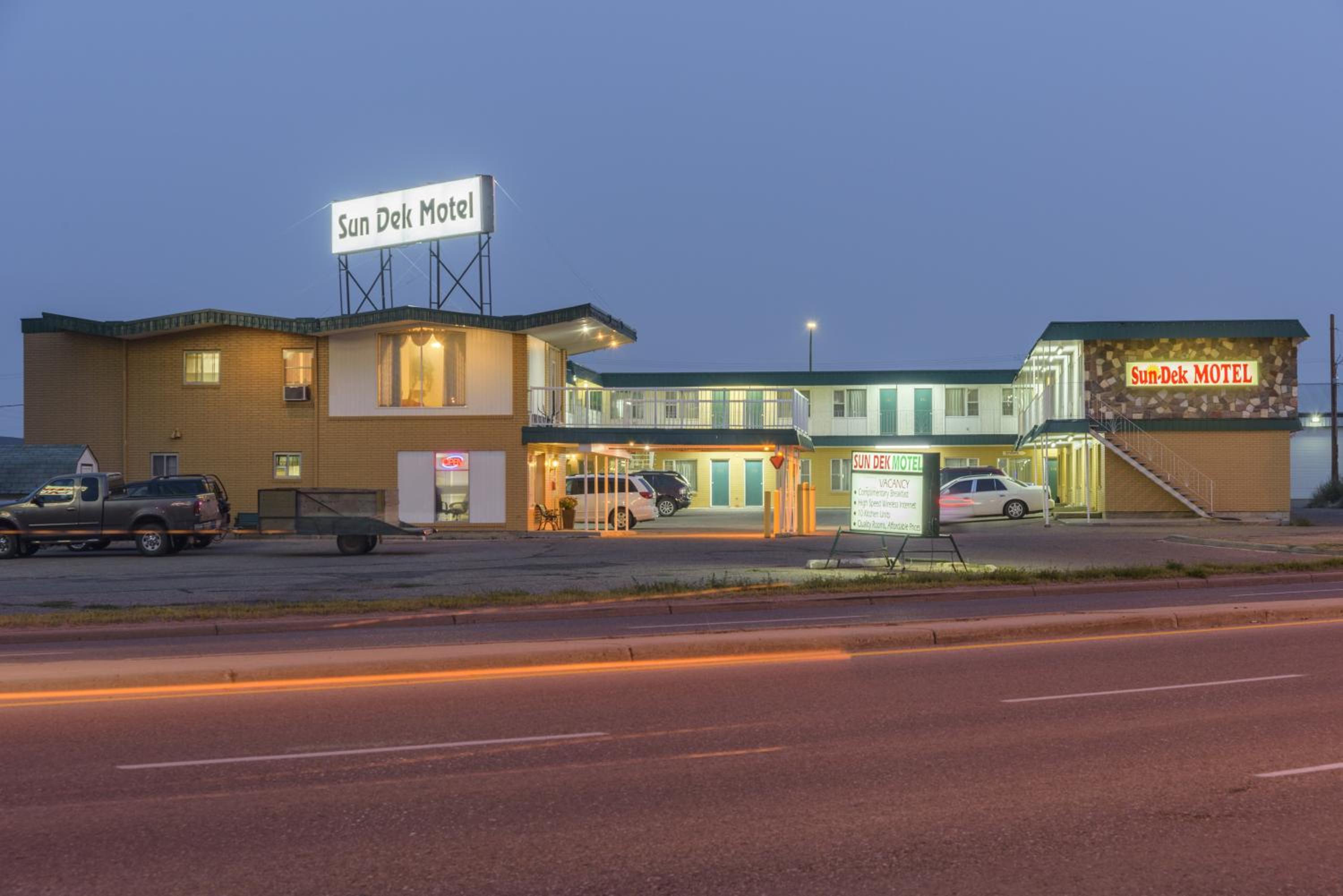 Sun-Dek Motel