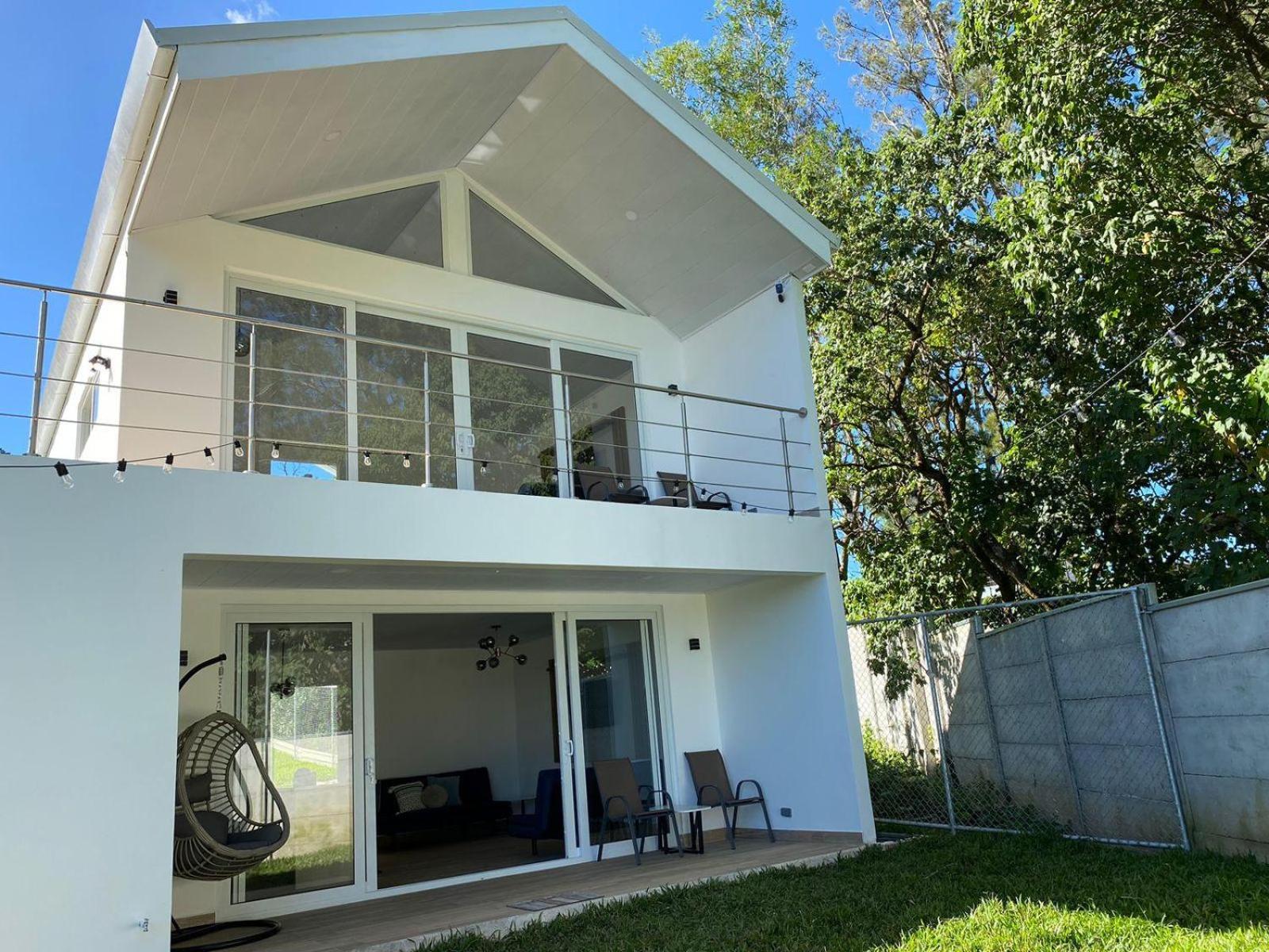 Apto Cristal Nivel #2, Modern Monteverde home in harmony with nature!