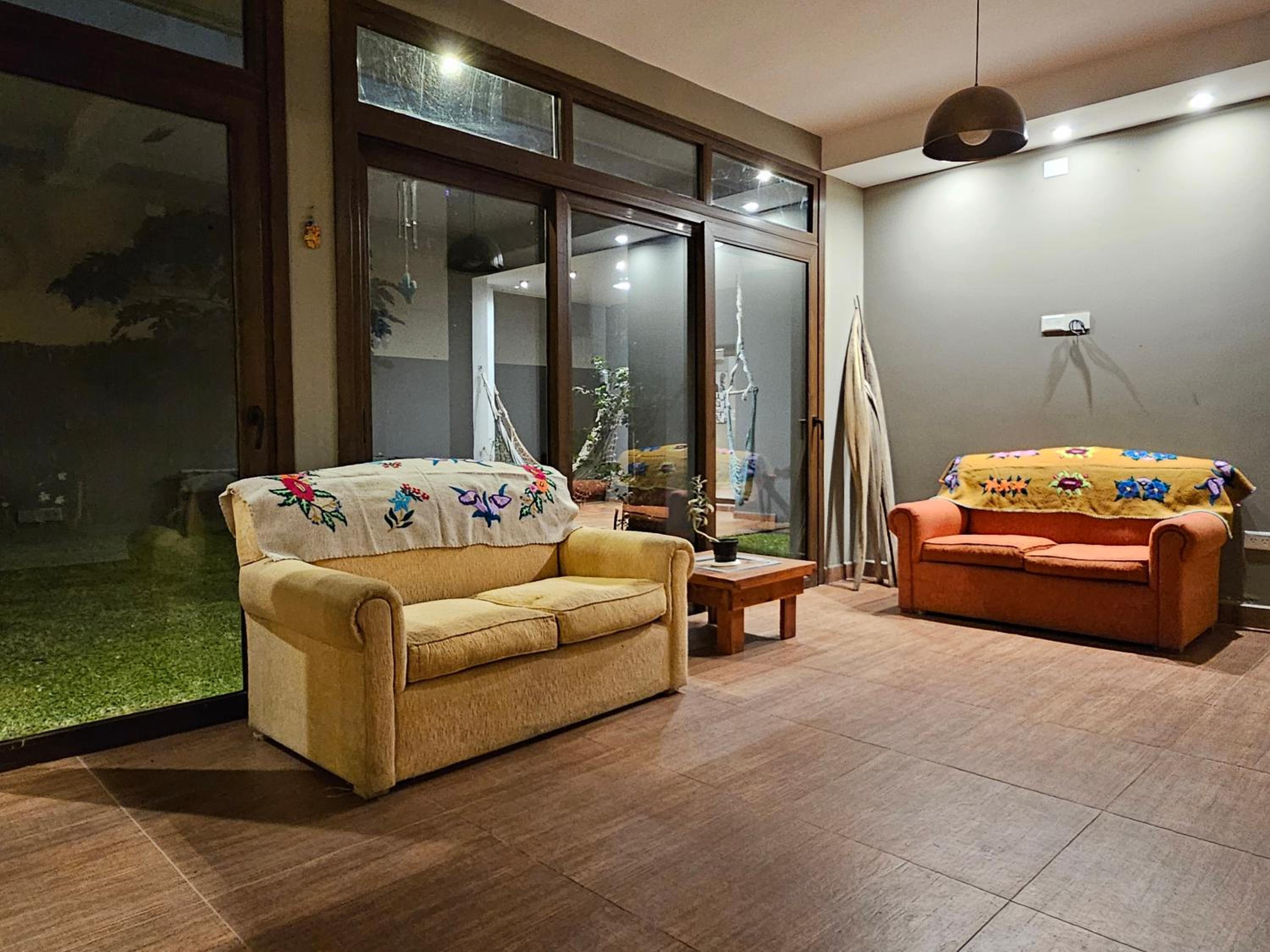 Casa Illia, hermosa casa de diseño en barrio Los Perales
