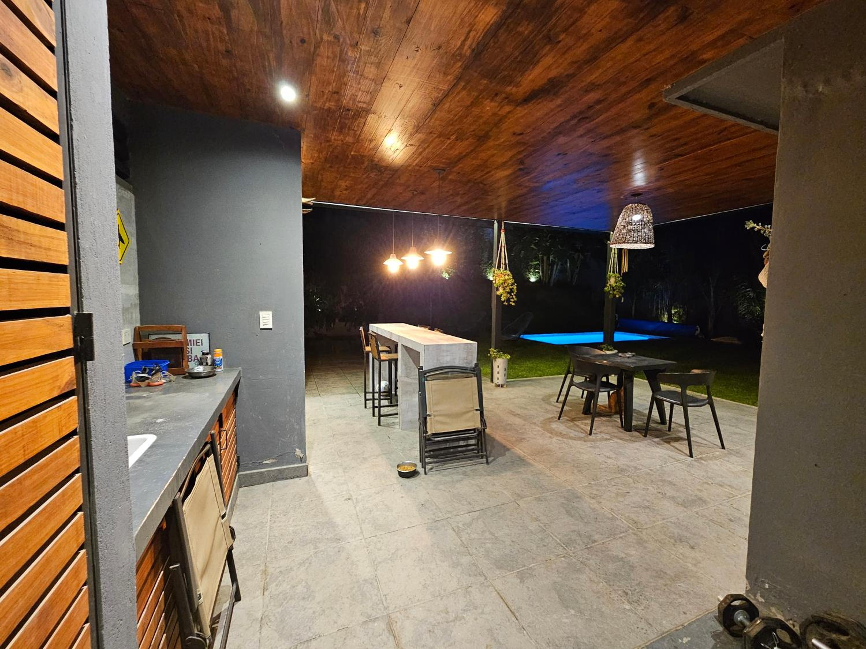 Casa Illia, hermosa casa de diseño en barrio Los Perales