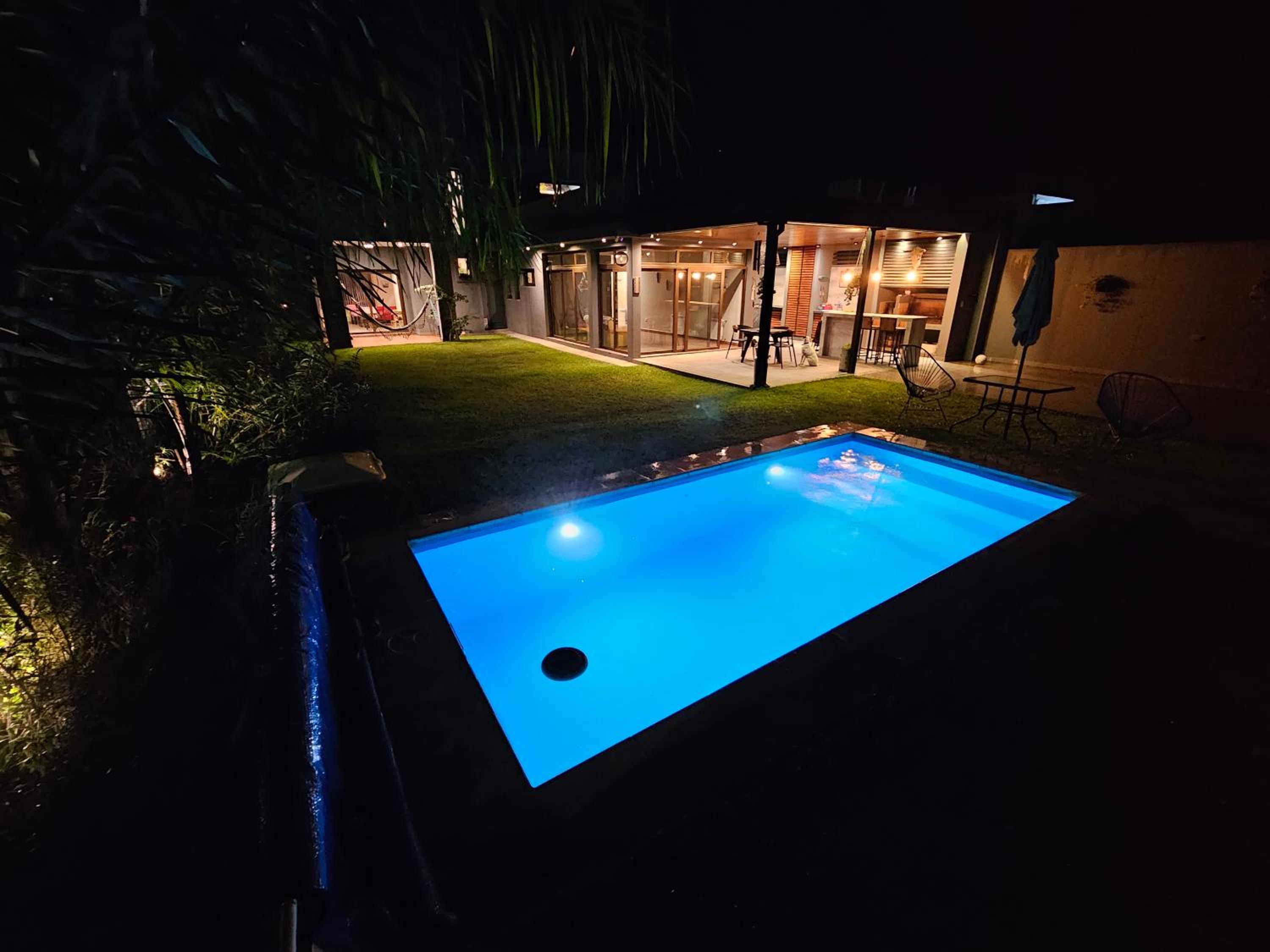 Casa Illia, hermosa casa de diseño en barrio Los Perales
