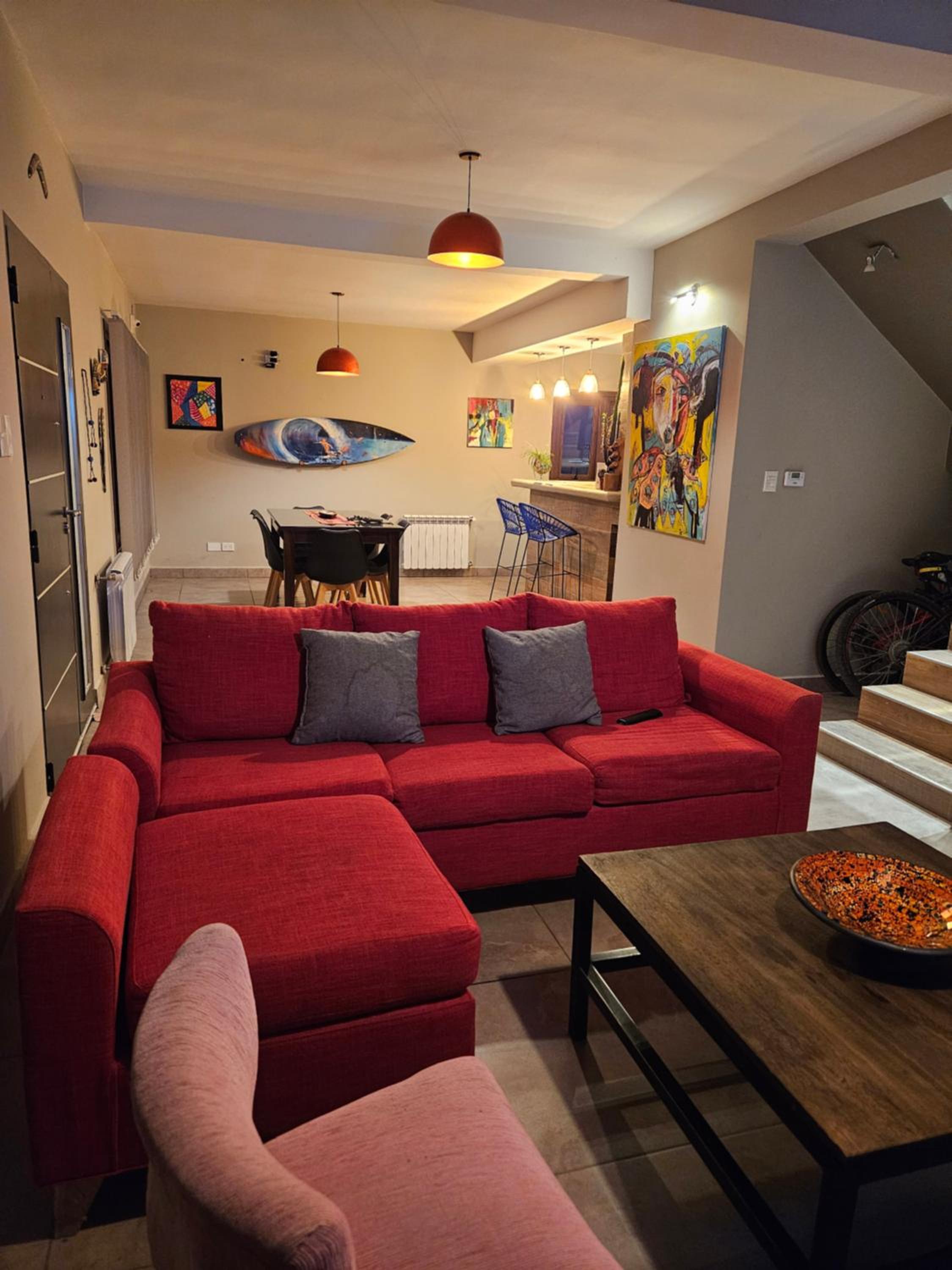 Casa Illia, hermosa casa de diseño en barrio Los Perales